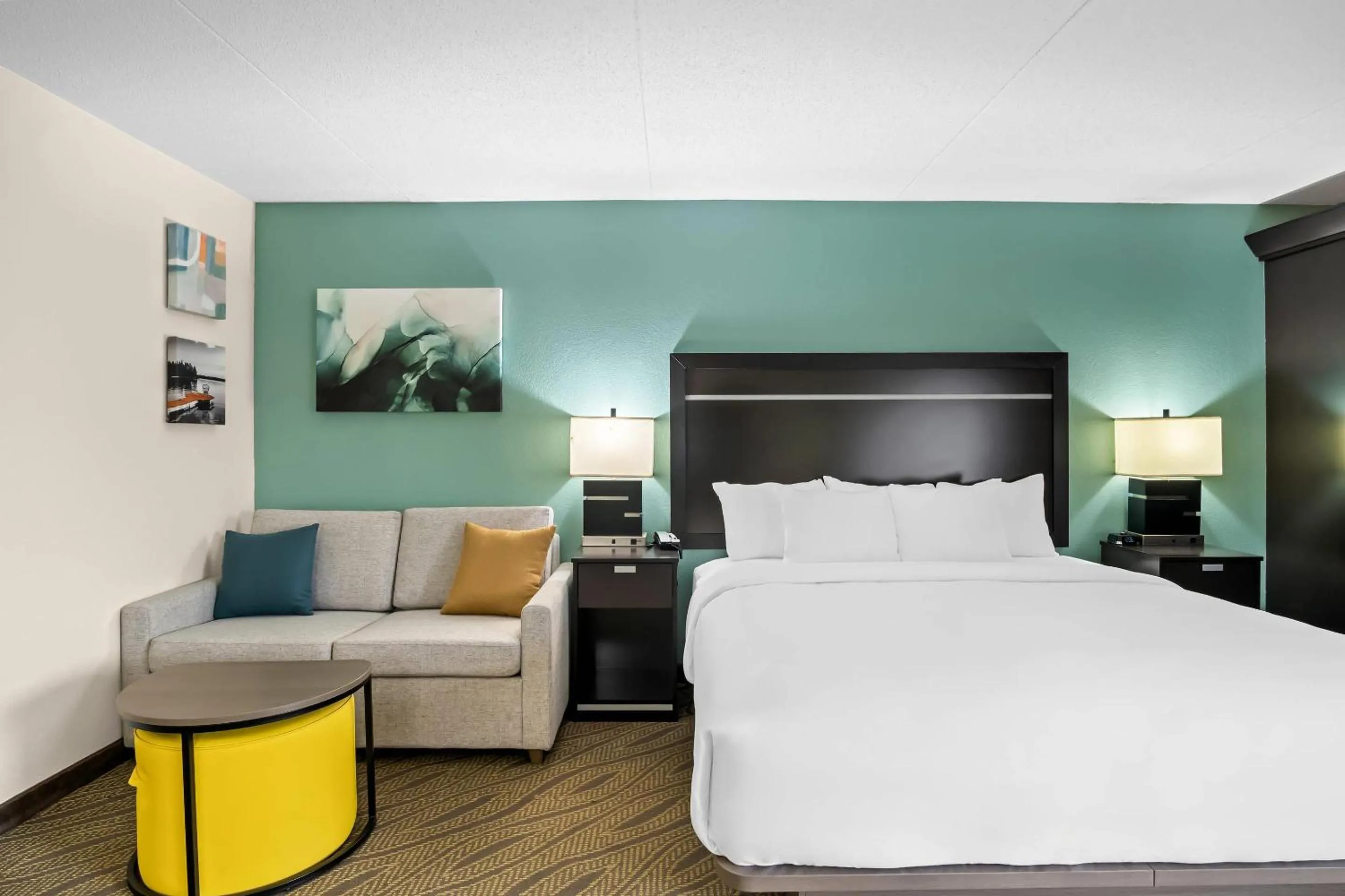 Bedroom, Bed in Comfort Inn Cadillac