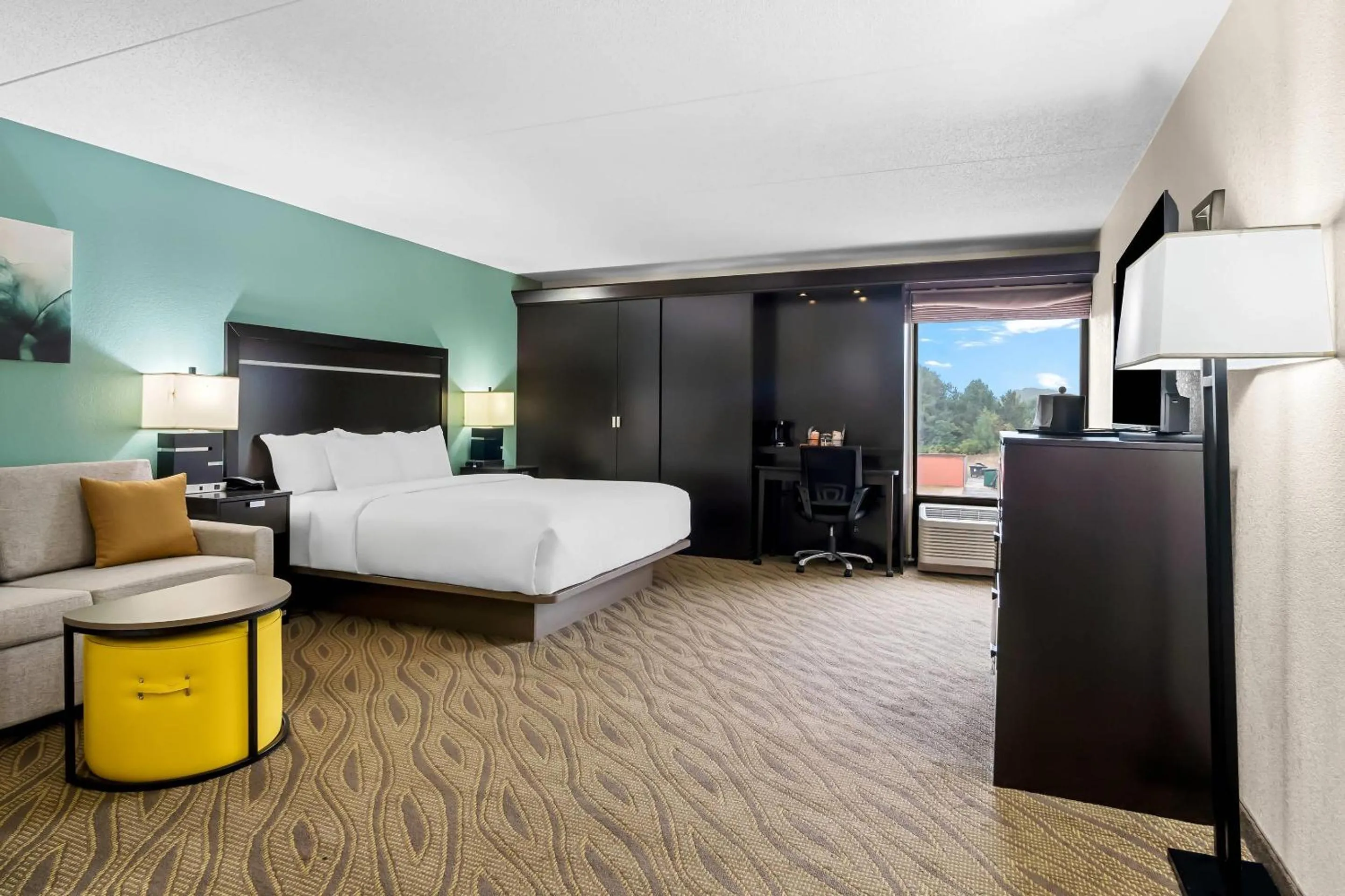 Bedroom, Bed in Comfort Inn Cadillac