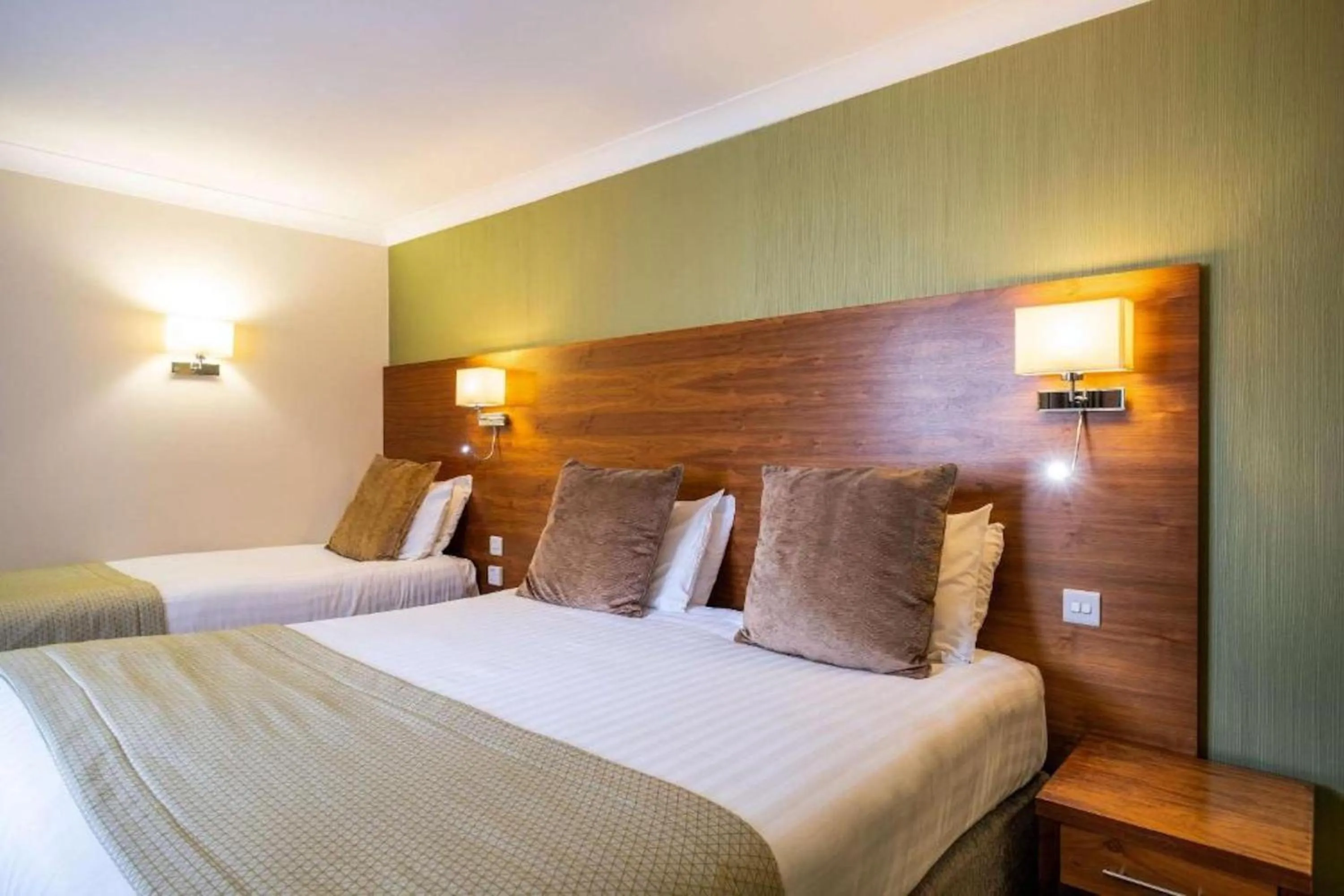 Photo of the whole room, Bed in Holiday Inn Newcastle South by IHG