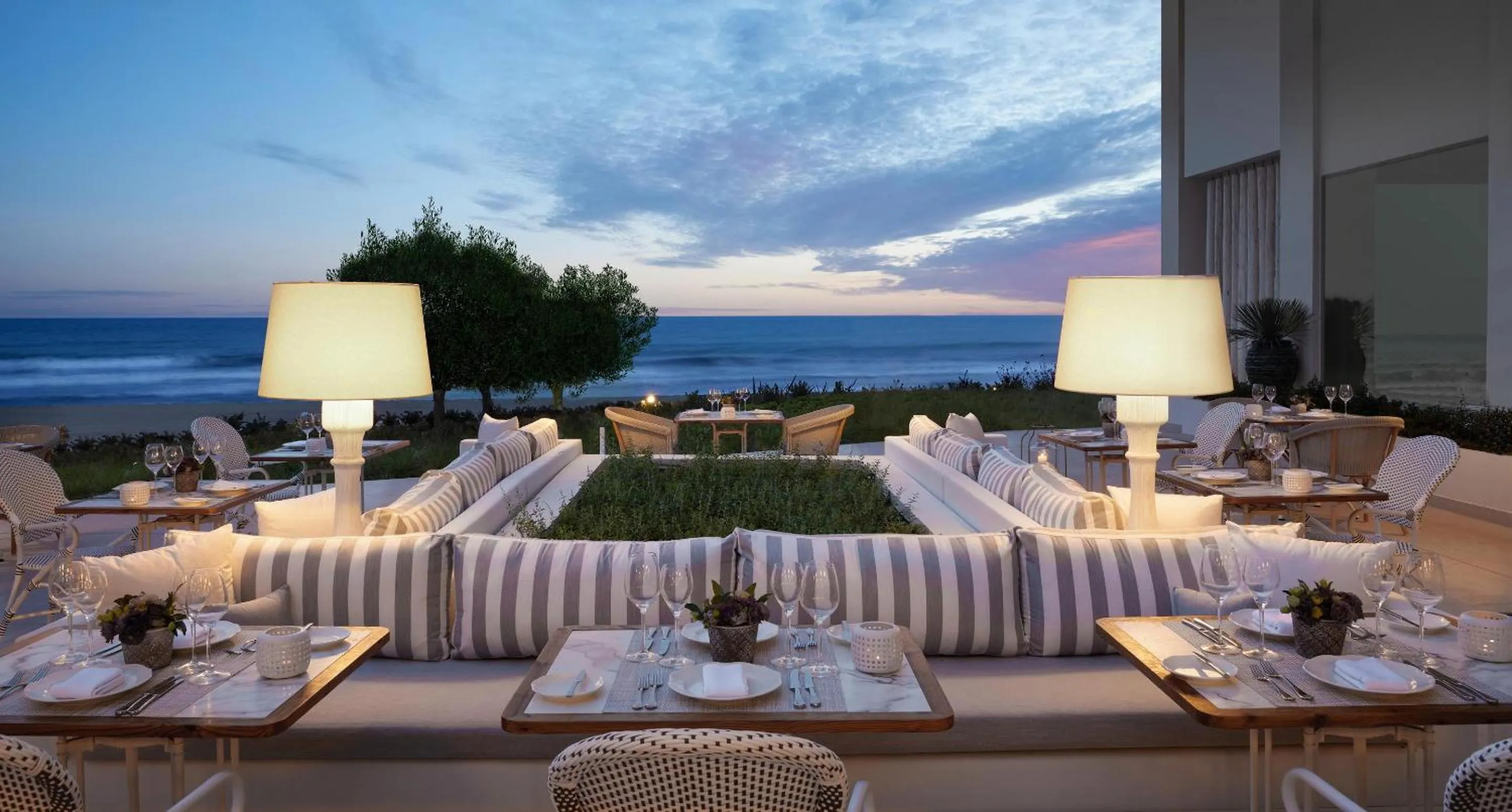 Restaurant/places to eat in Ikos Andalusia