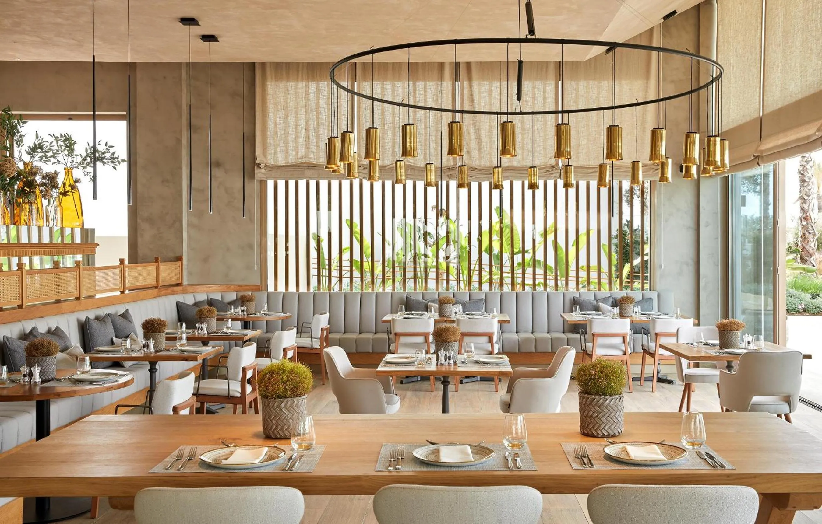 Restaurant/places to eat in Ikos Andalusia