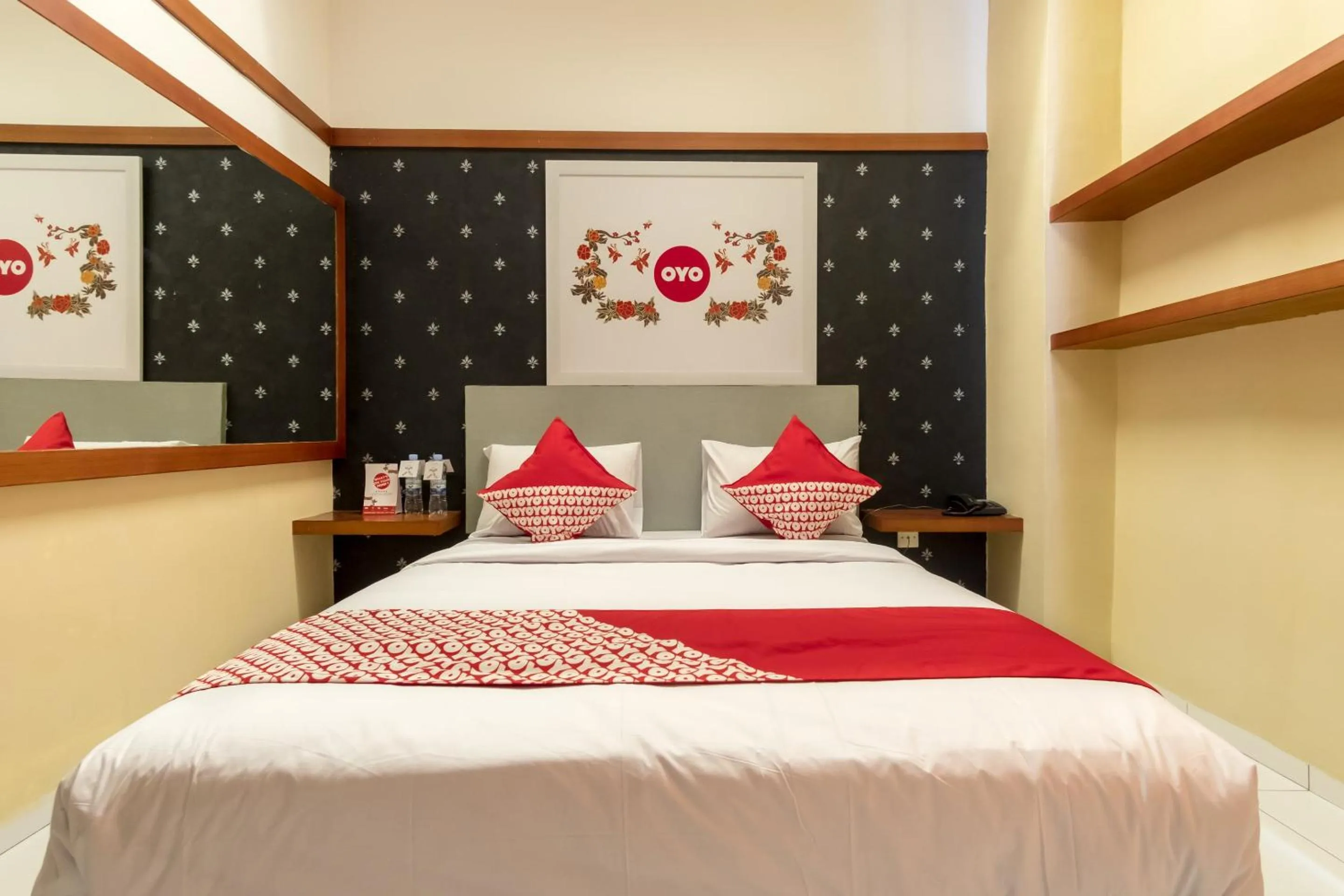 Bedroom in Capital O 615 Residence Puri Hotel Syariah