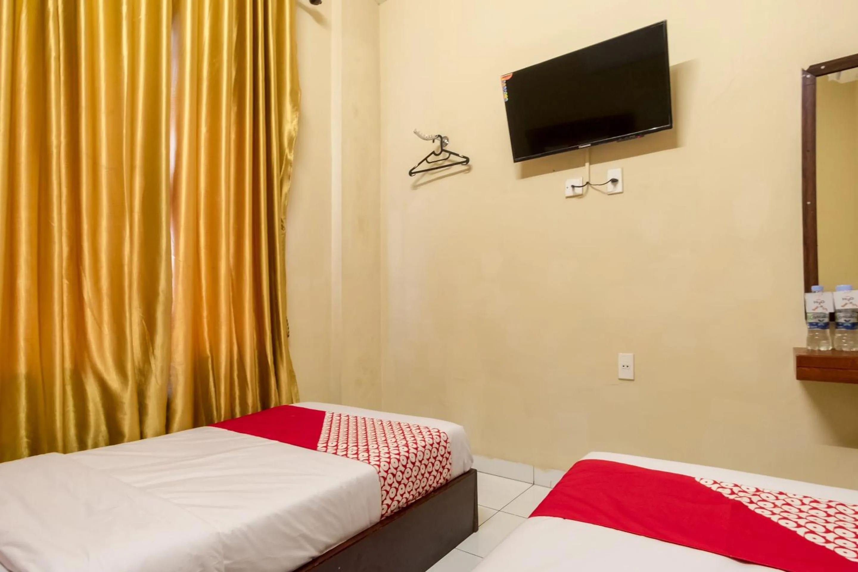 Bedroom in Capital O 615 Residence Puri Hotel Syariah