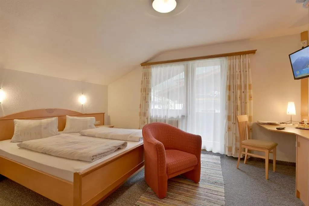 Photo of the whole room, Bed in Gästehaus Hoamatl ohne Frühstück