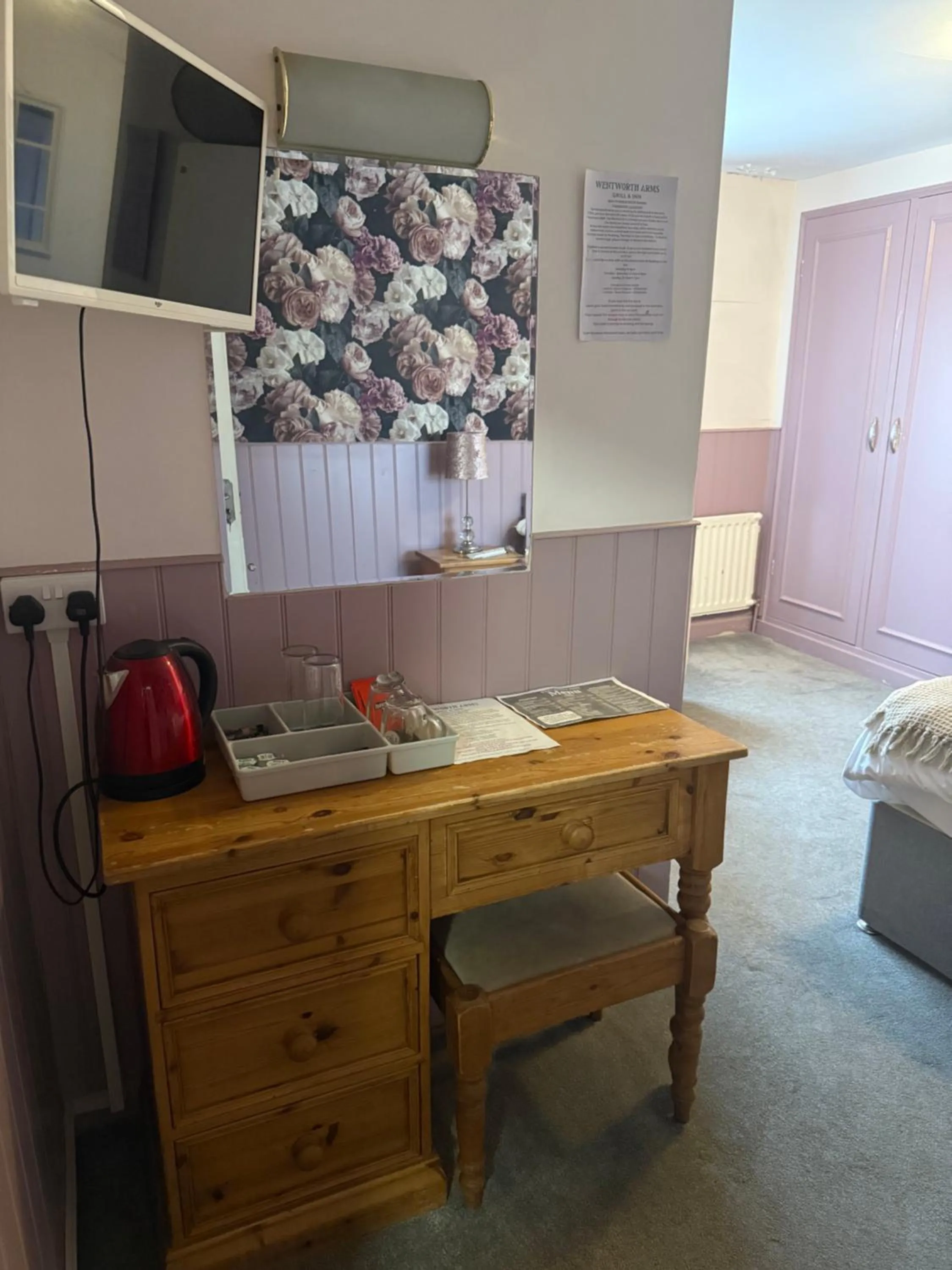 Bedroom, Bed in Wentworth arms