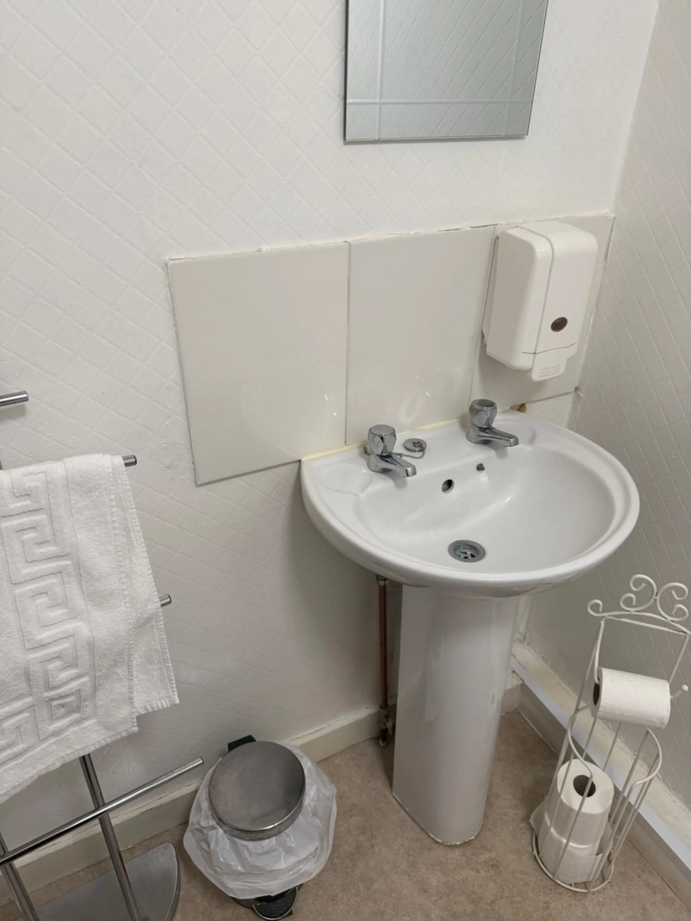 Bathroom in Wentworth arms