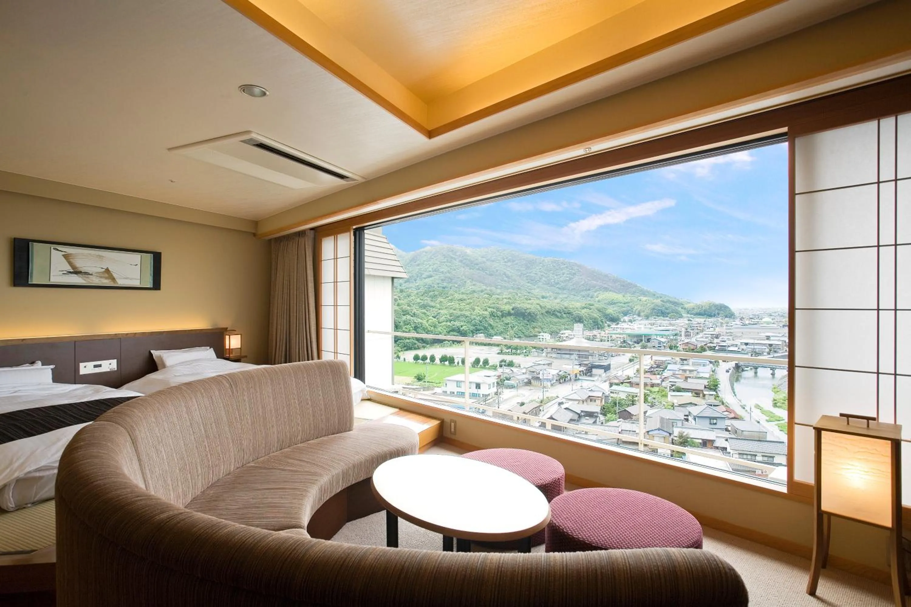 Living room in Yumoto Konpira Onsen Hananoyu Kobaitei