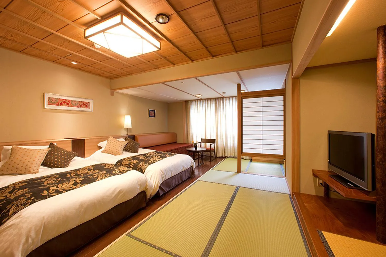 Photo of the whole room, Bed in Yumoto Konpira Onsen Hananoyu Kobaitei