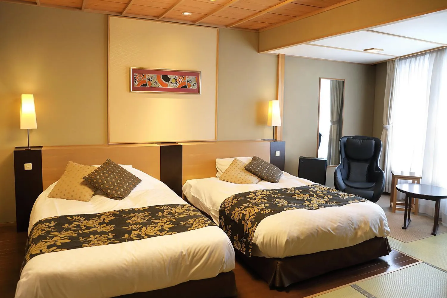 Photo of the whole room, Bed in Yumoto Konpira Onsen Hananoyu Kobaitei