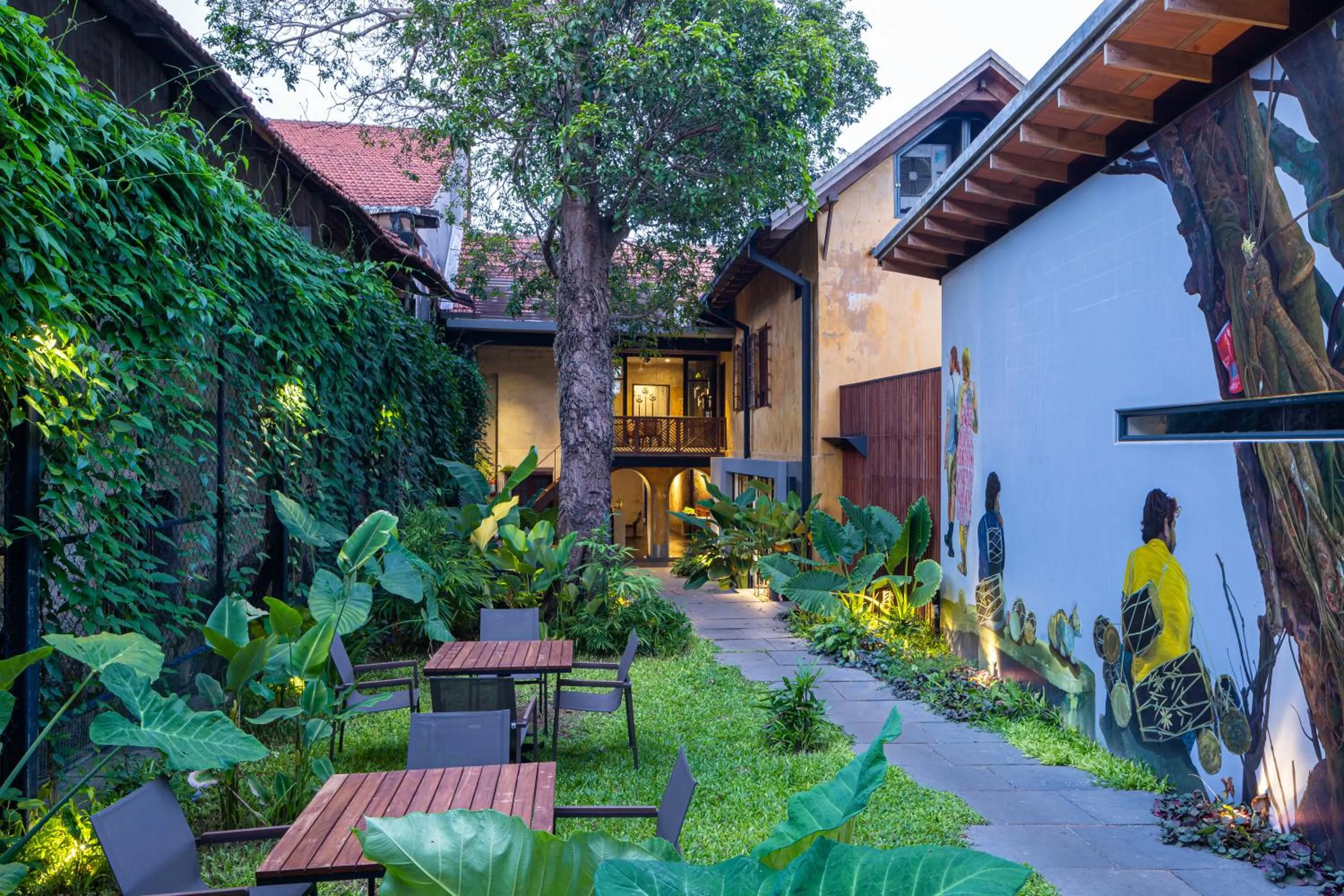 Restaurant/places to eat in The Postcard Mandalay Hall, Kochi