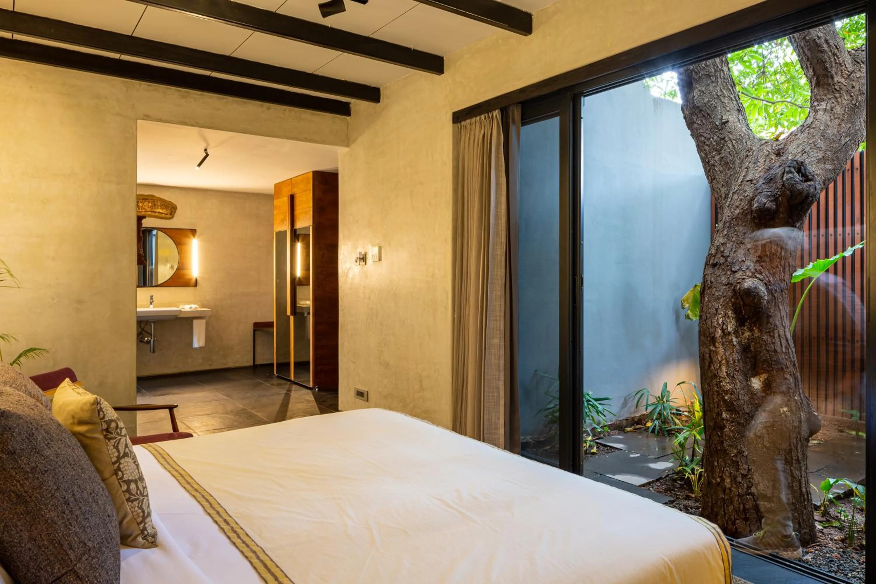 Photo of the whole room, Bed in The Postcard Mandalay Hall, Kochi