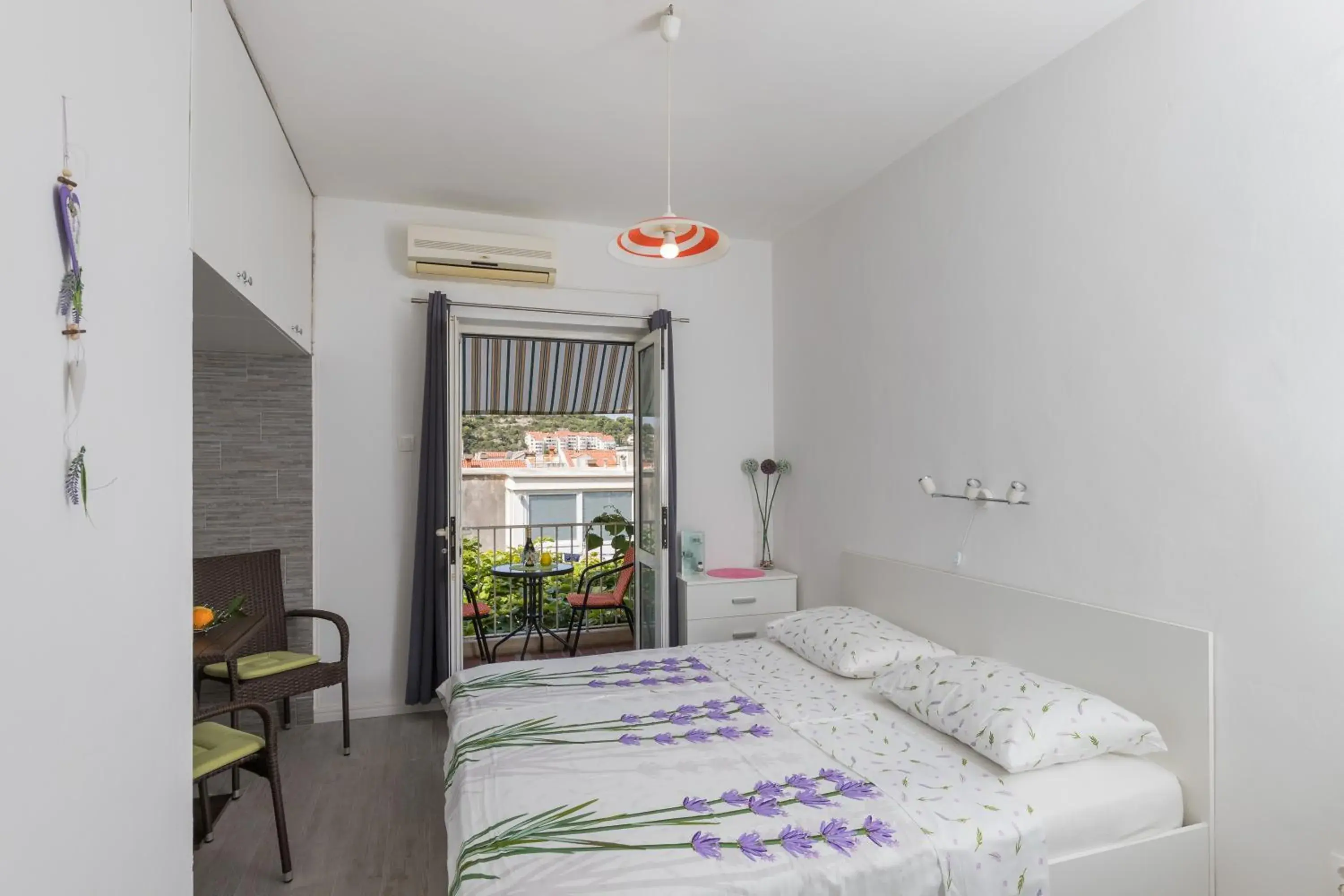 Double Room with Shared Bathroom in Guest House Bradas Double Room with Shared Bathroom in Guest House Bradas