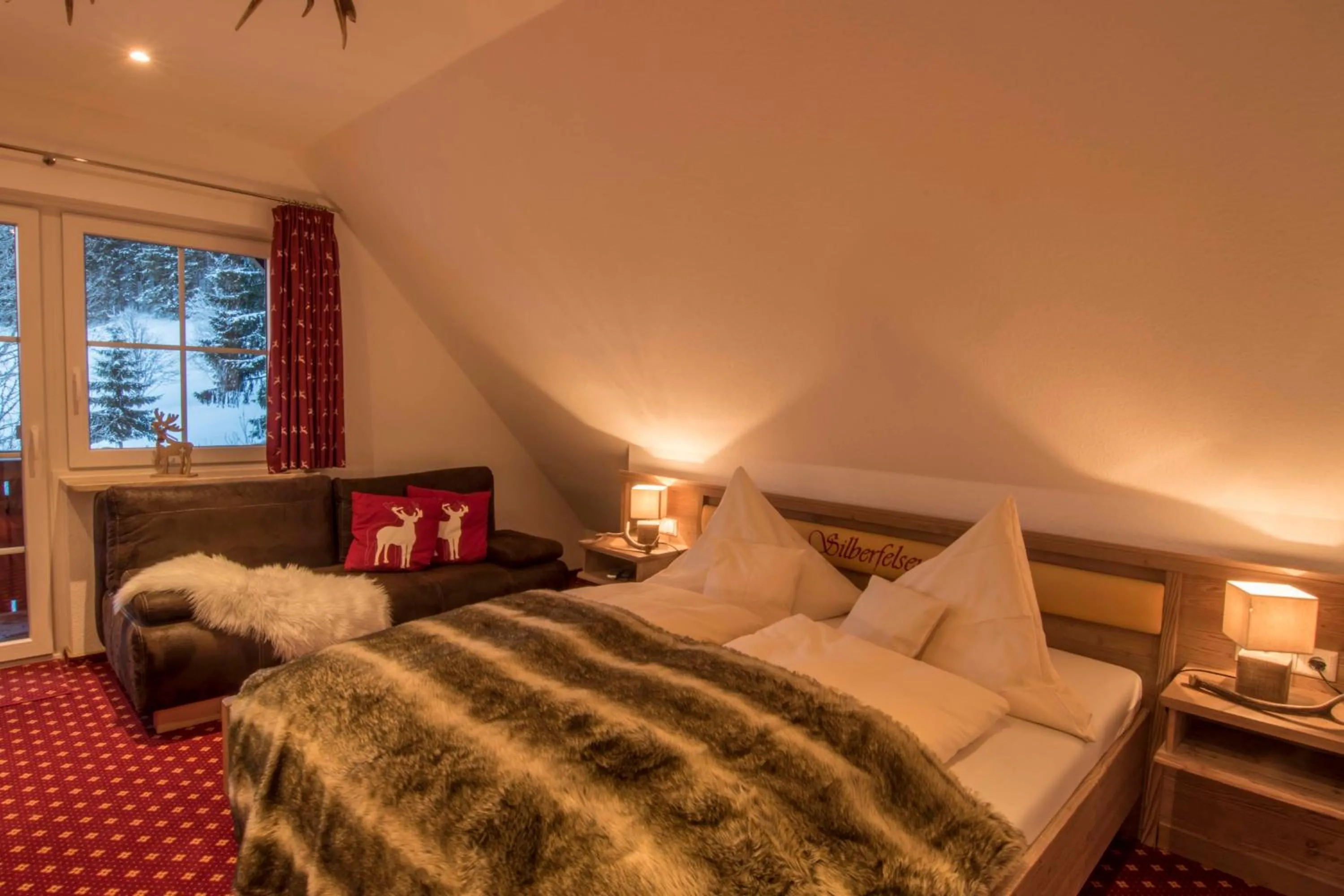 Coffee/tea facilities, Bed in Hotel & Restaurant Grüner Baum - Die Grüne Oase Am Feldberg