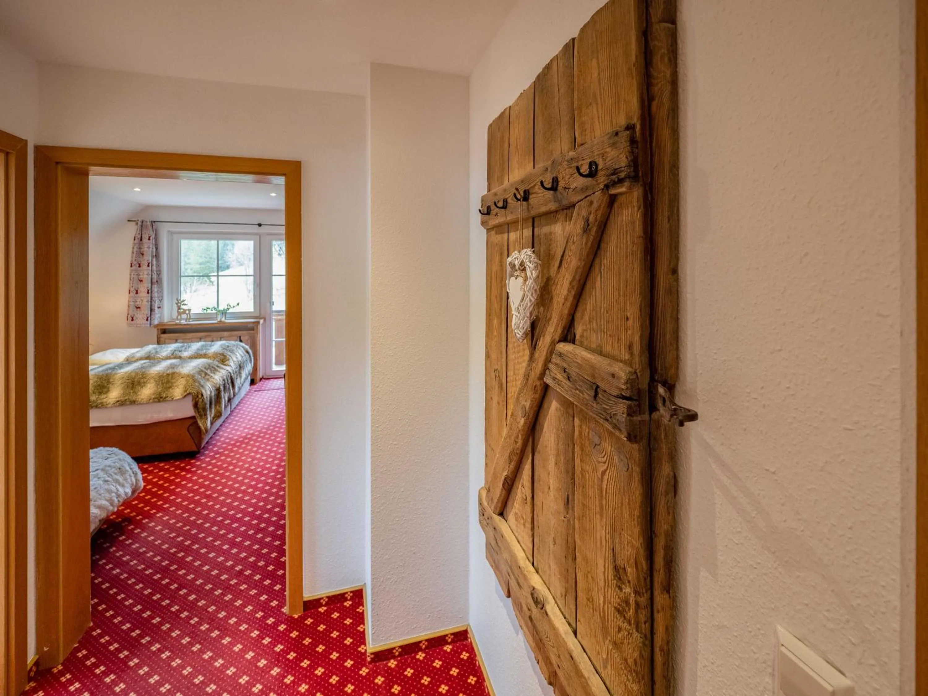 Photo of the whole room, Bed in Hotel & Restaurant Grüner Baum - Die Grüne Oase Am Feldberg