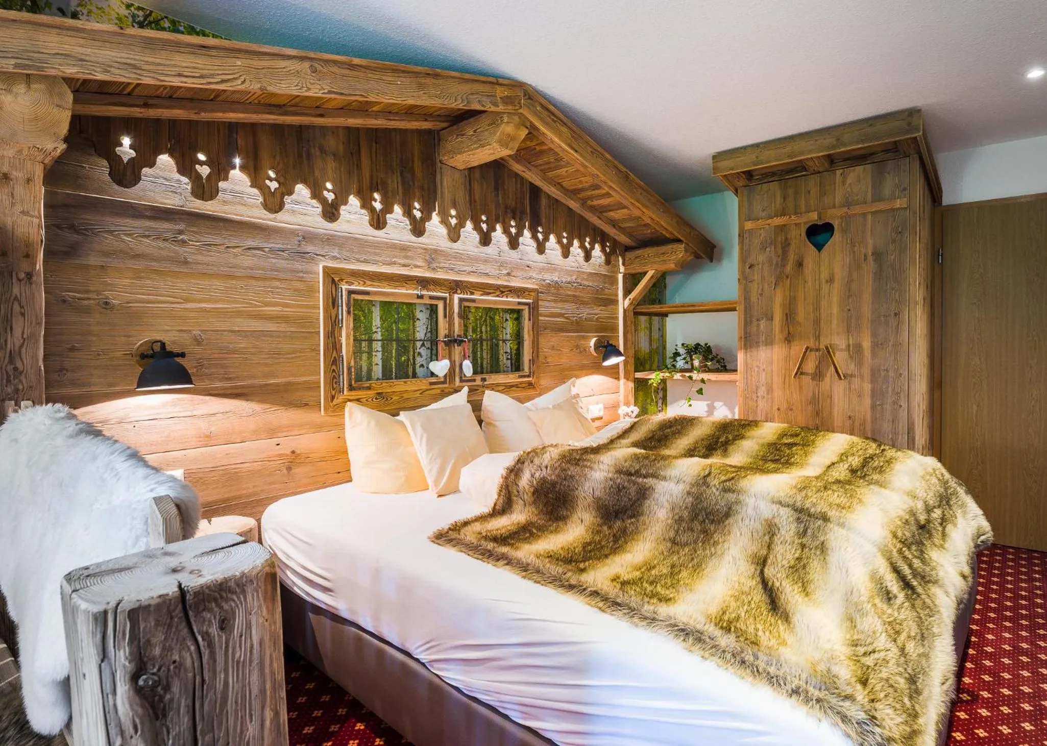 Living room, Bed in Hotel & Restaurant Grüner Baum - Die Grüne Oase Am Feldberg