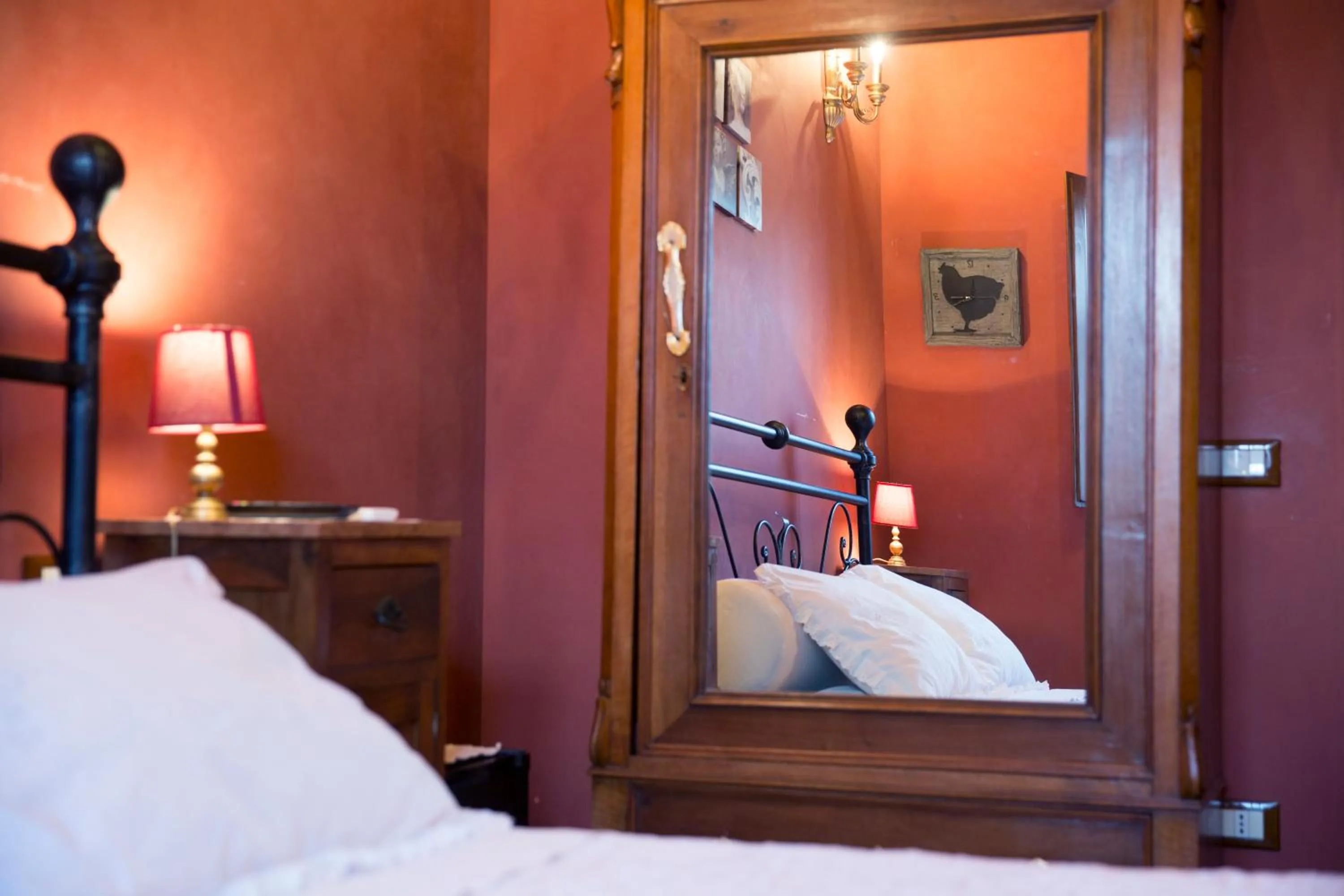 Decorative detail in Al Vecchio Fontanile B&B