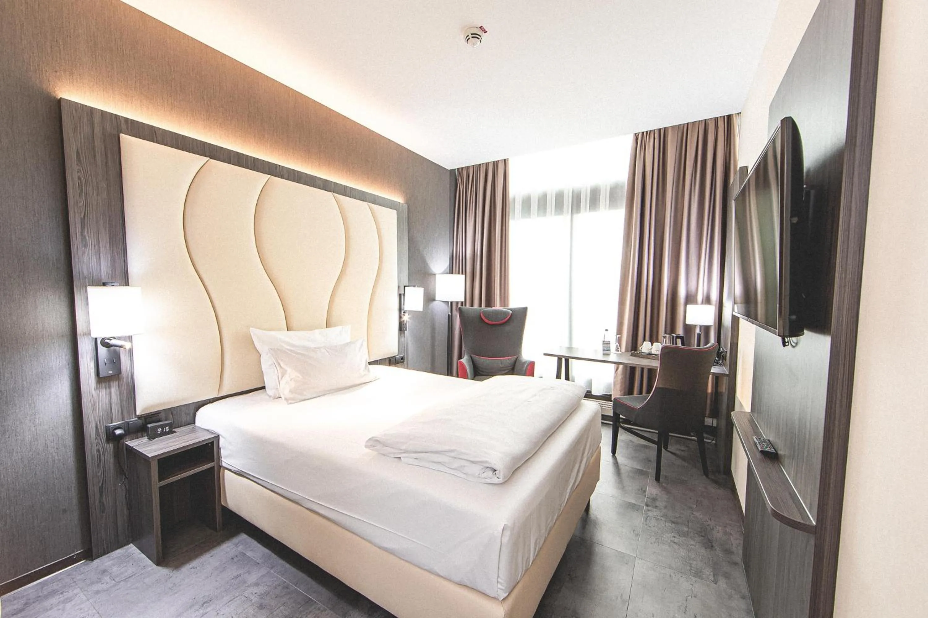 Bedroom, Bed in Best Western Plaza Hotel Mannheim