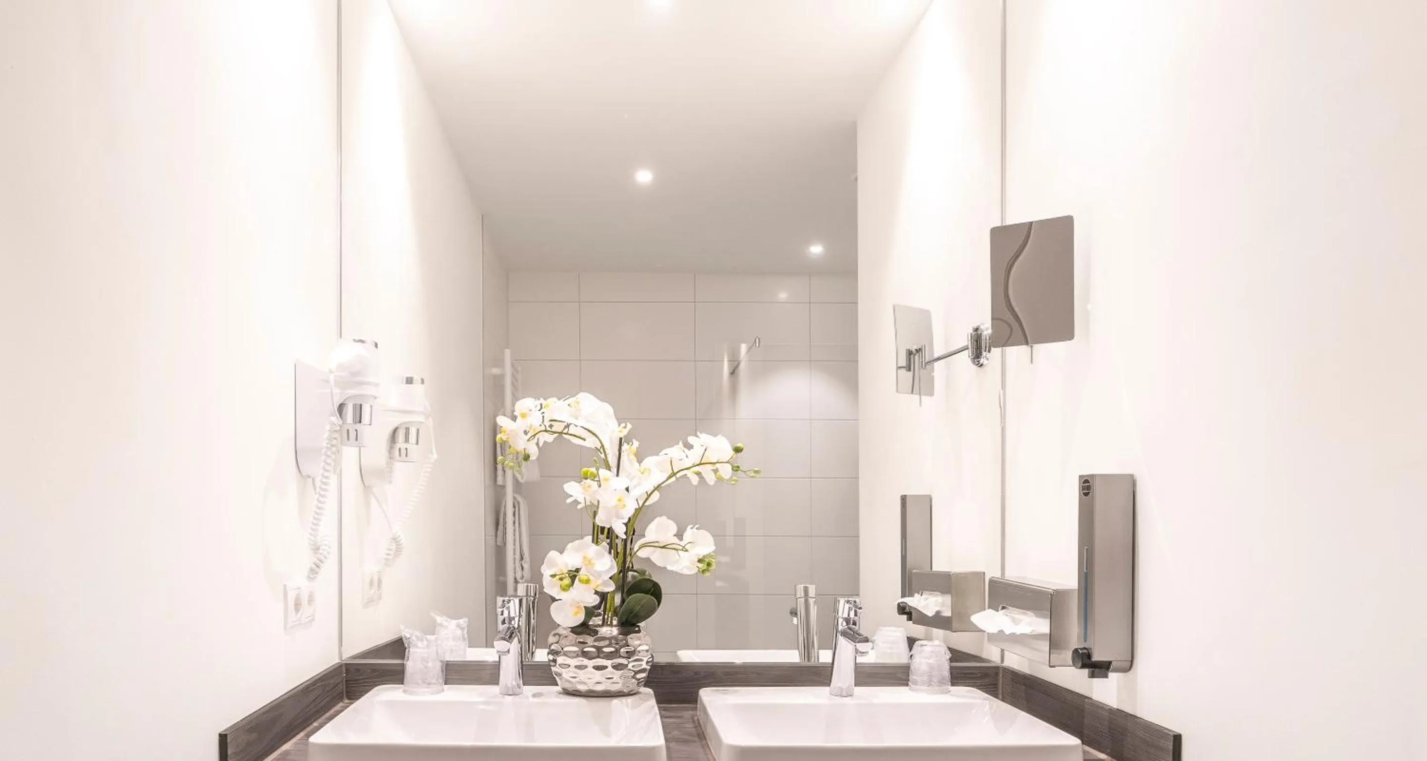 Bathroom in Best Western Plaza Hotel Mannheim