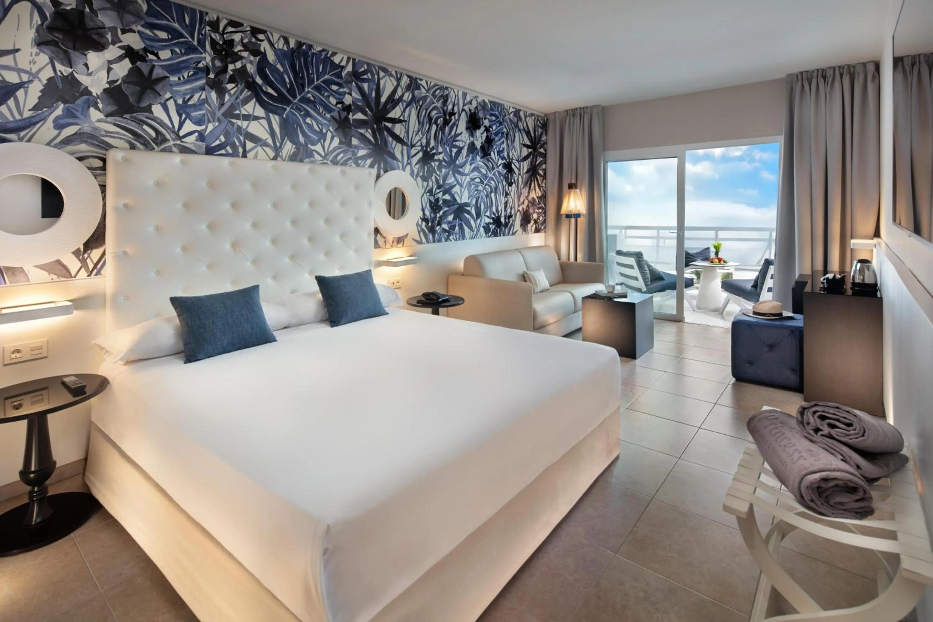 Photo of the whole room, Bed in Princess Taurito