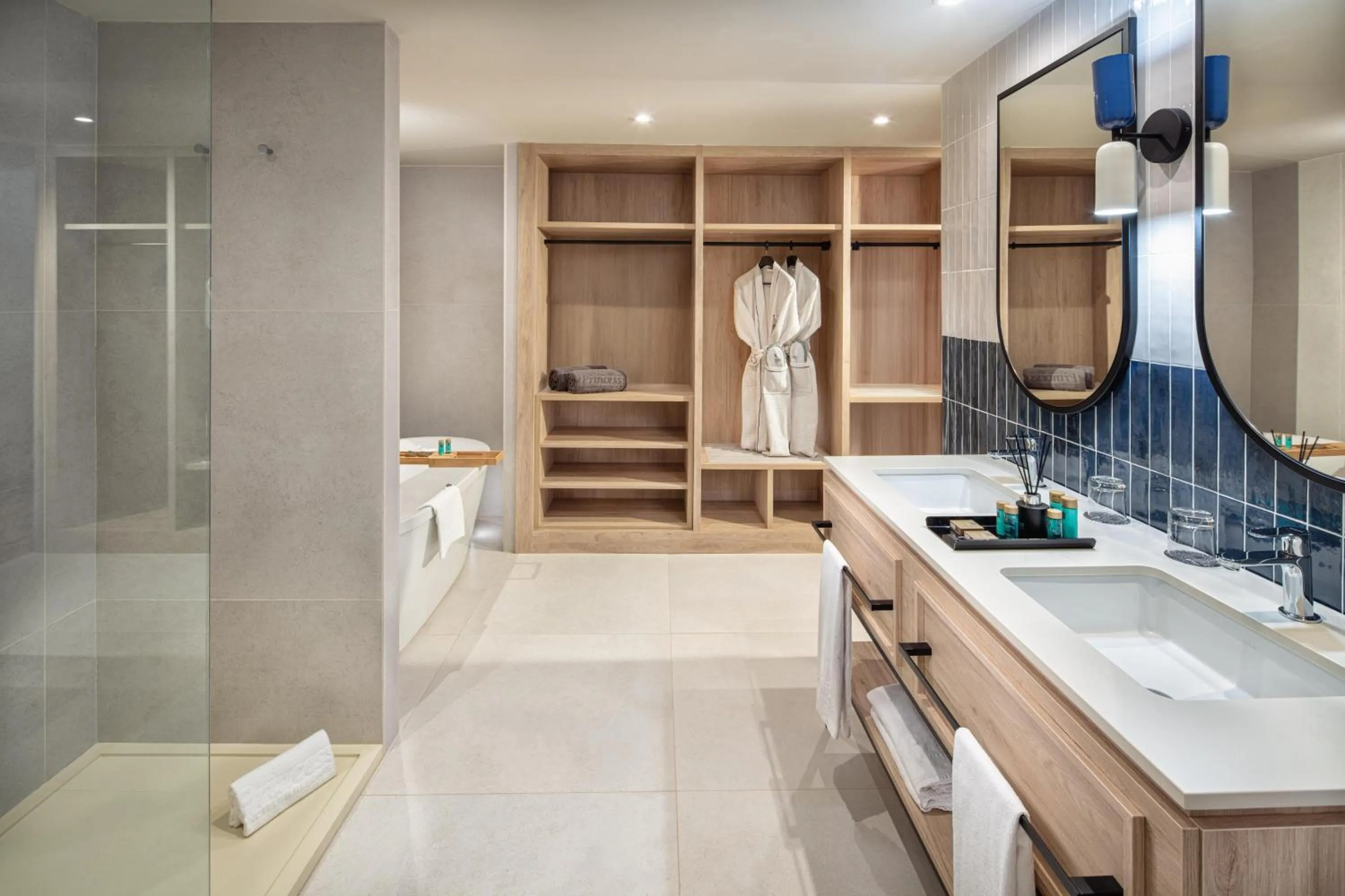 Shower in Princess Taurito