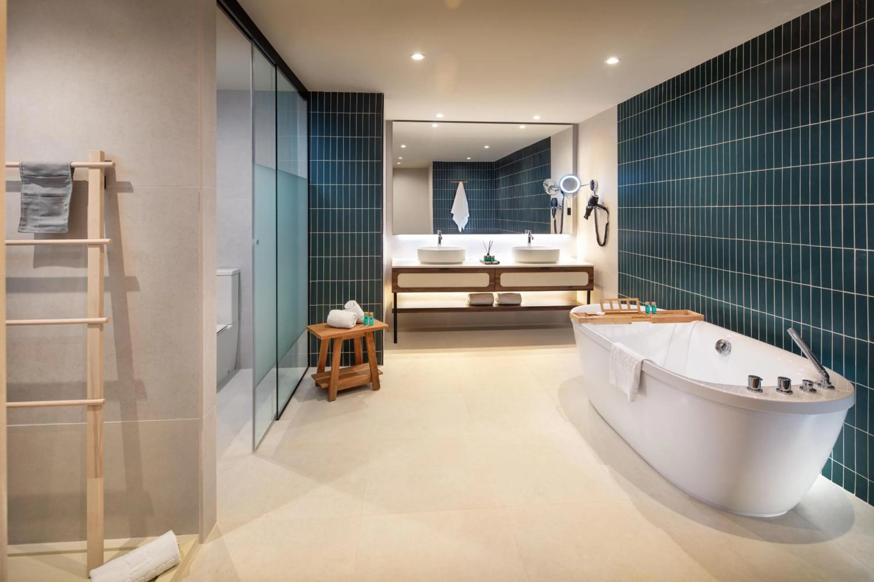 Shower in Princess Taurito