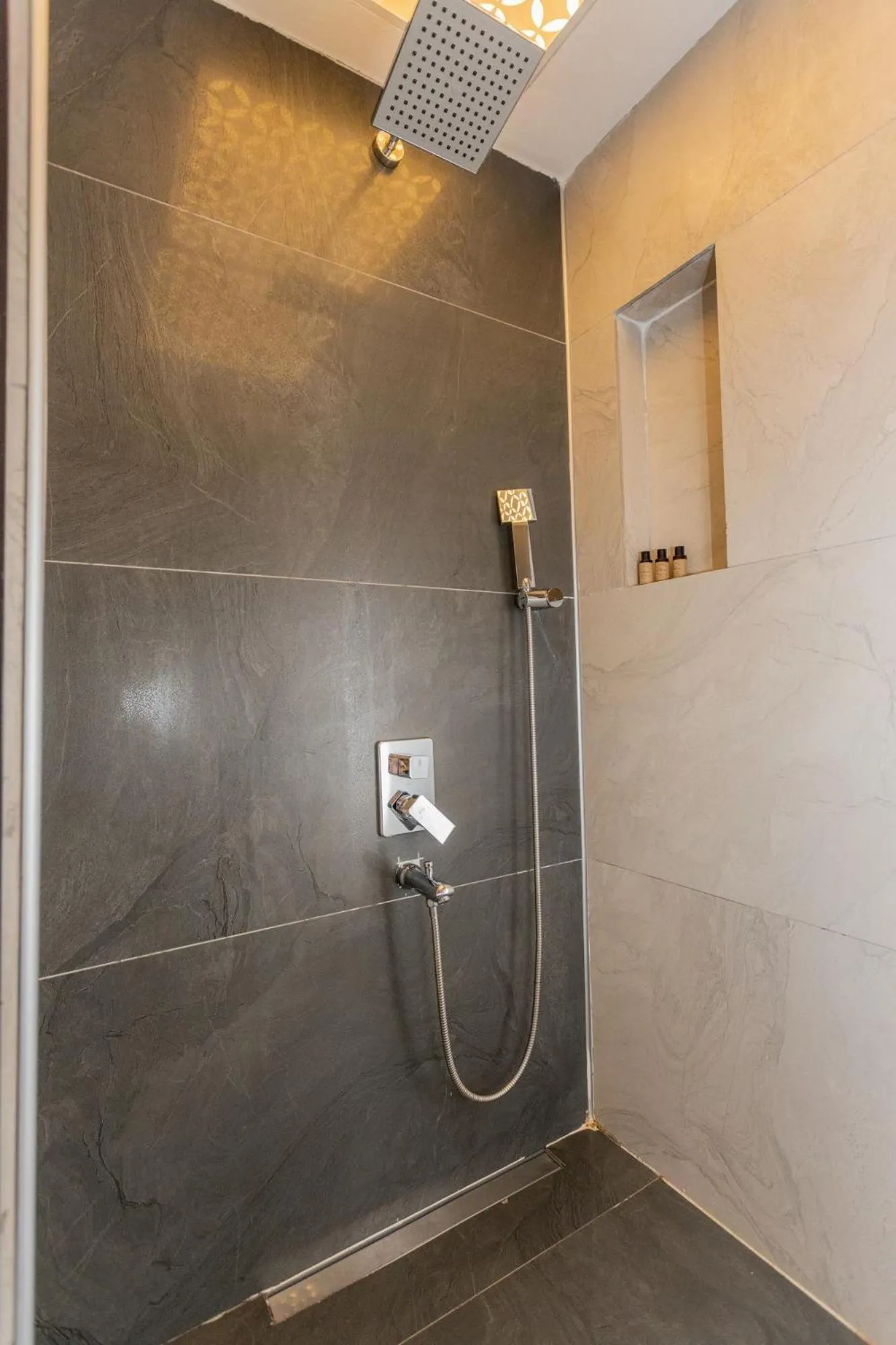 Shower in Suna Village Hotel & Bungalow Fethiye