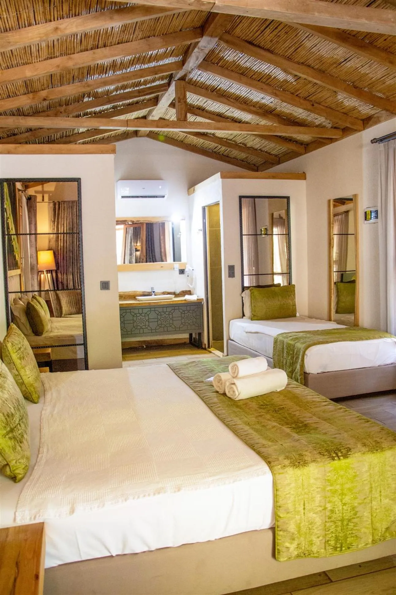 Photo of the whole room in Suna Village Hotel & Bungalow Fethiye