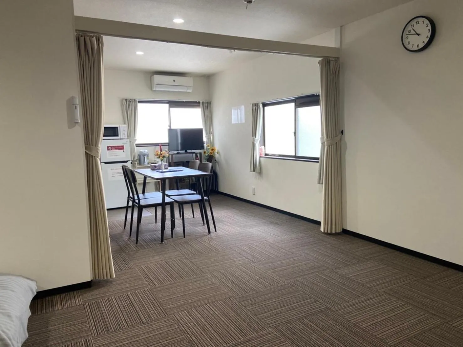 Dining area in Guest House Shine Bright