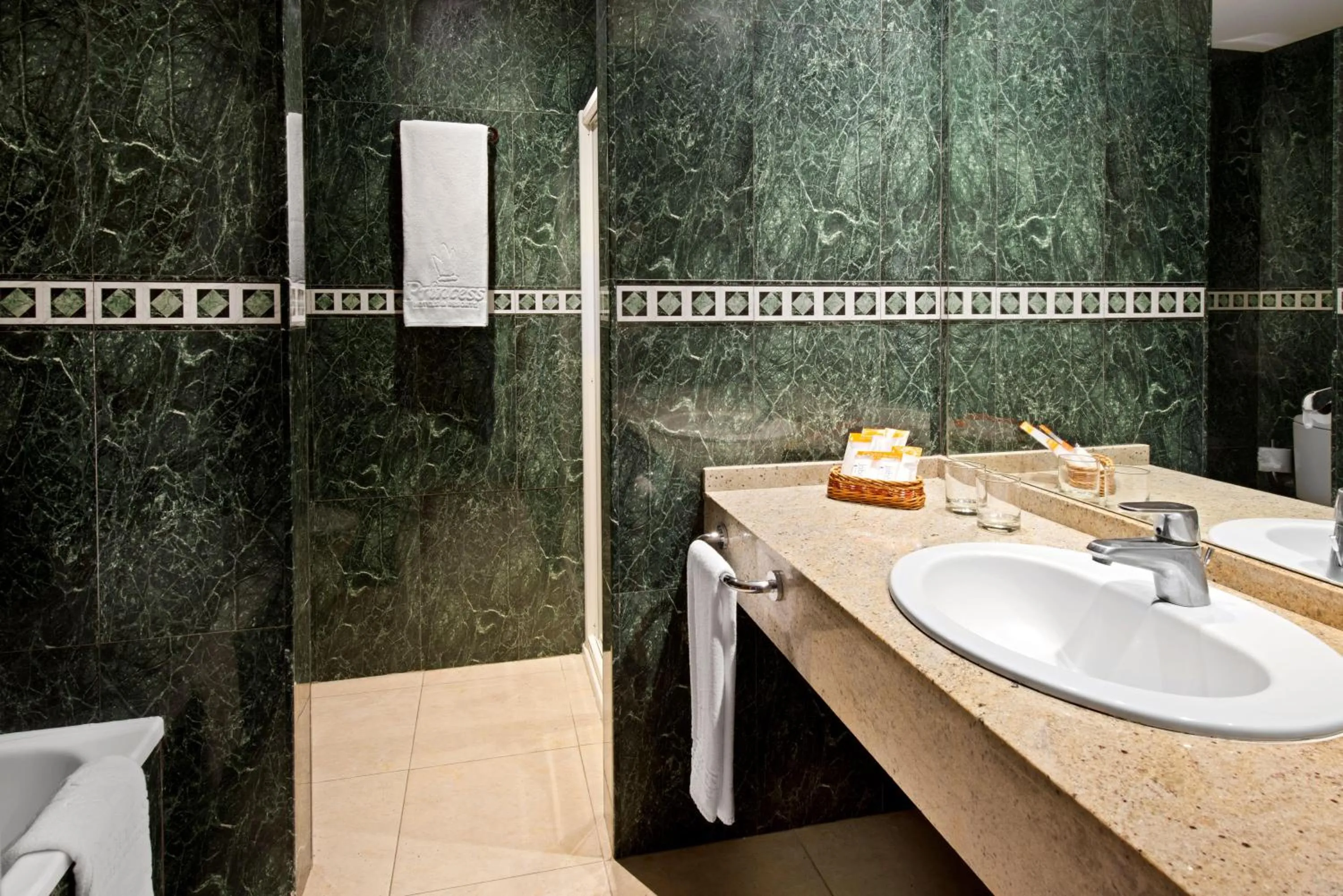 Shower in La Palma Princess