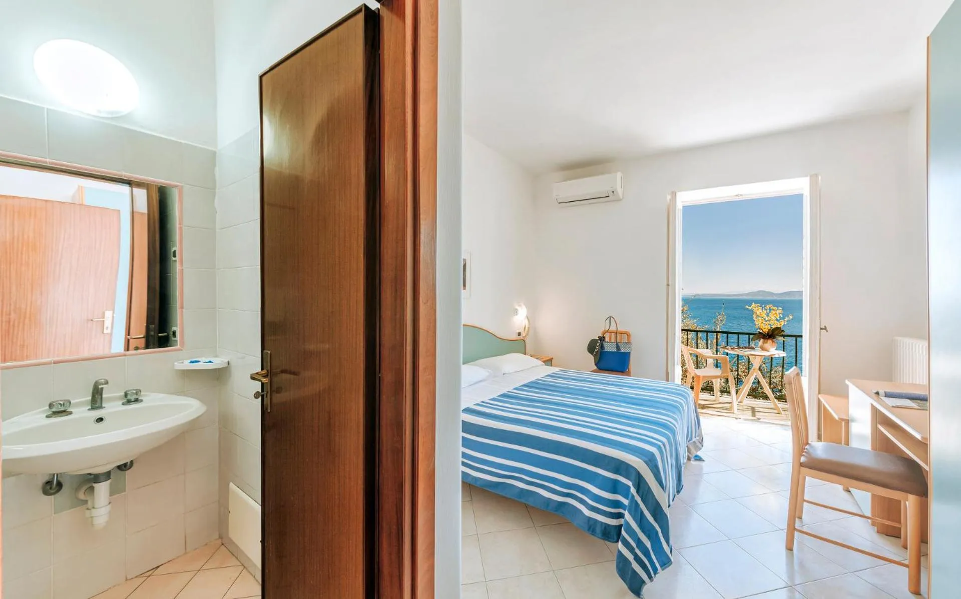 Bedroom, Bed in Hotel Bagnitiello