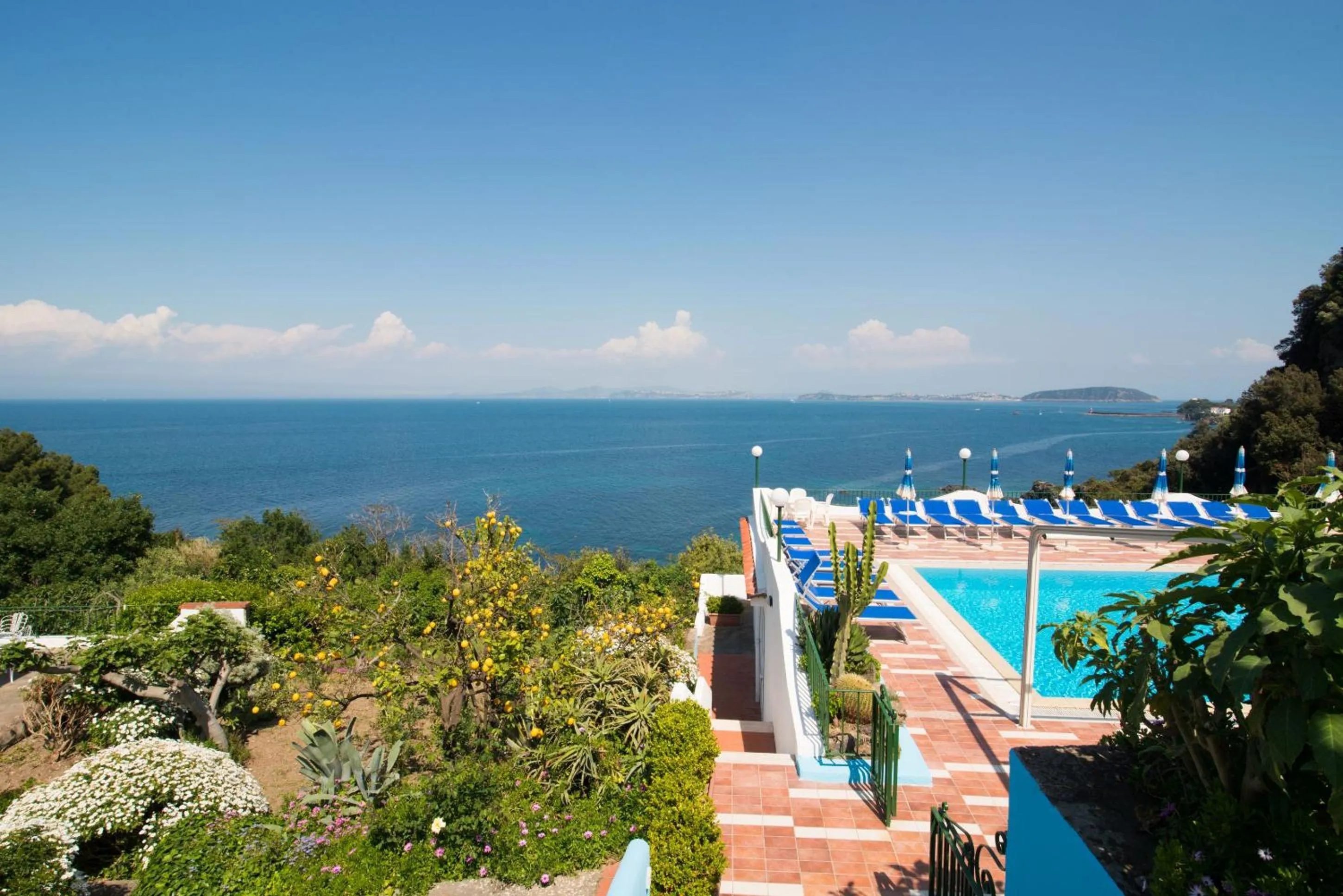 Pool view in Hotel Bagnitiello