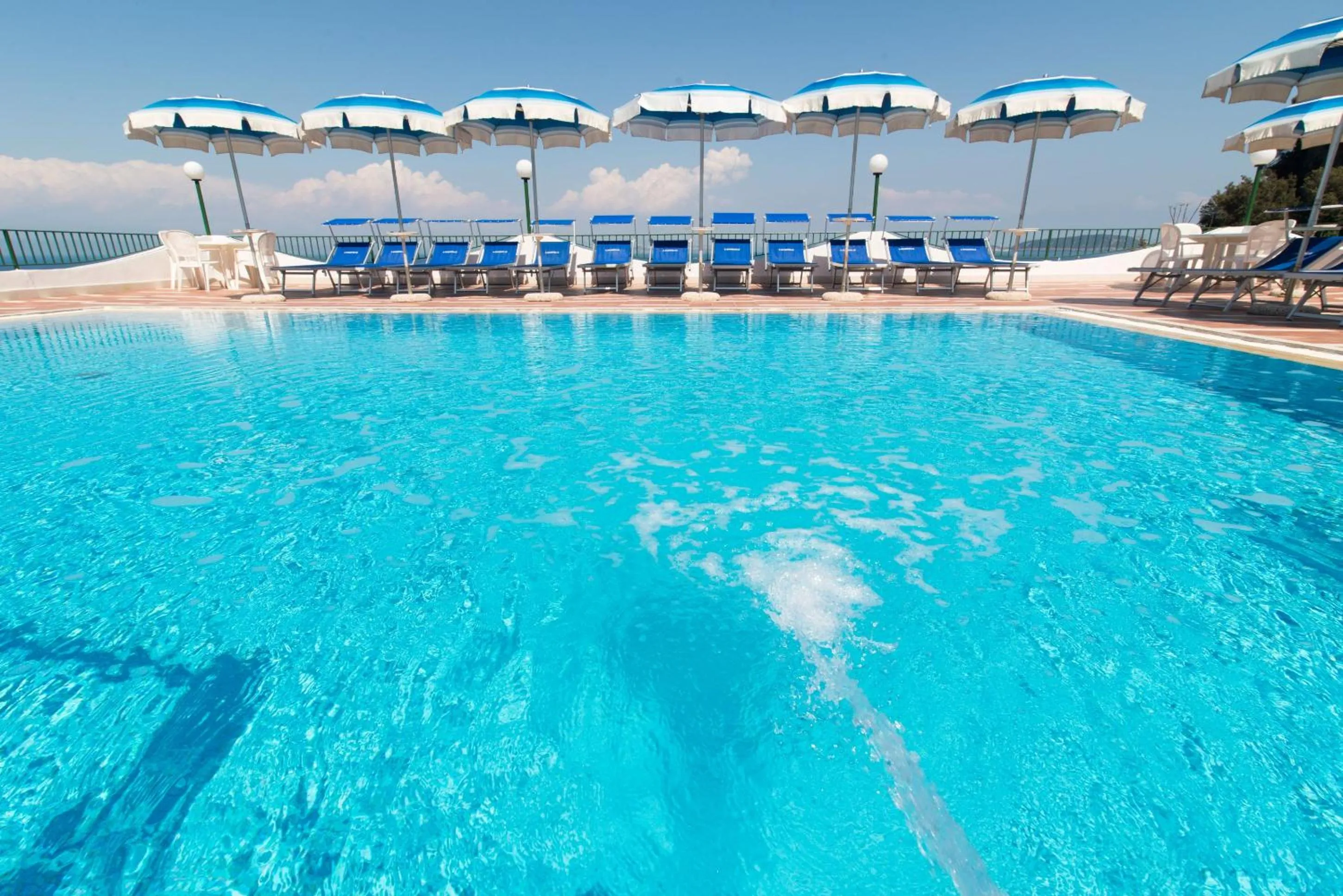 Swimming pool in Hotel Bagnitiello