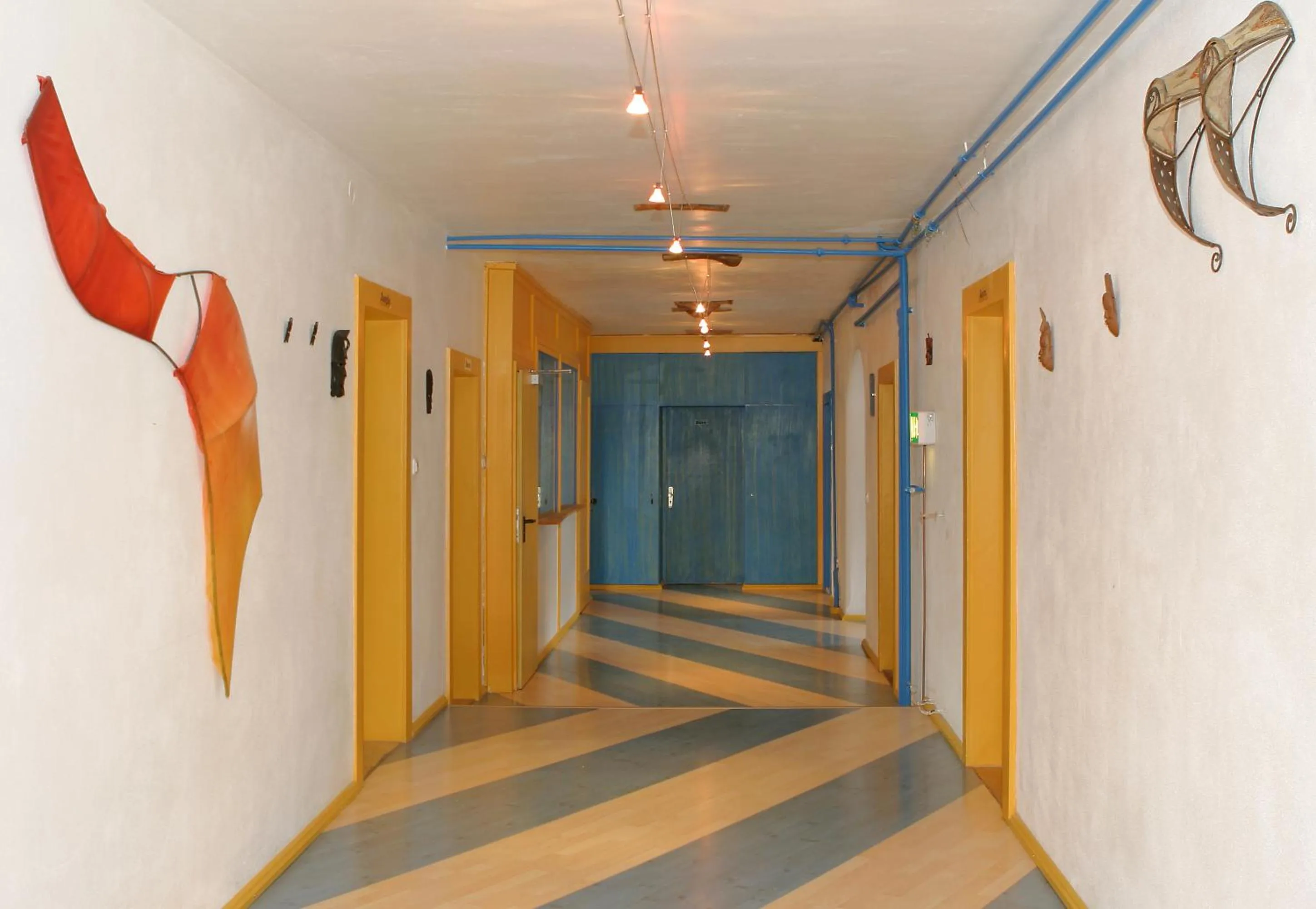 Decorative detail in Schiff Bihlerdorf - Hostel