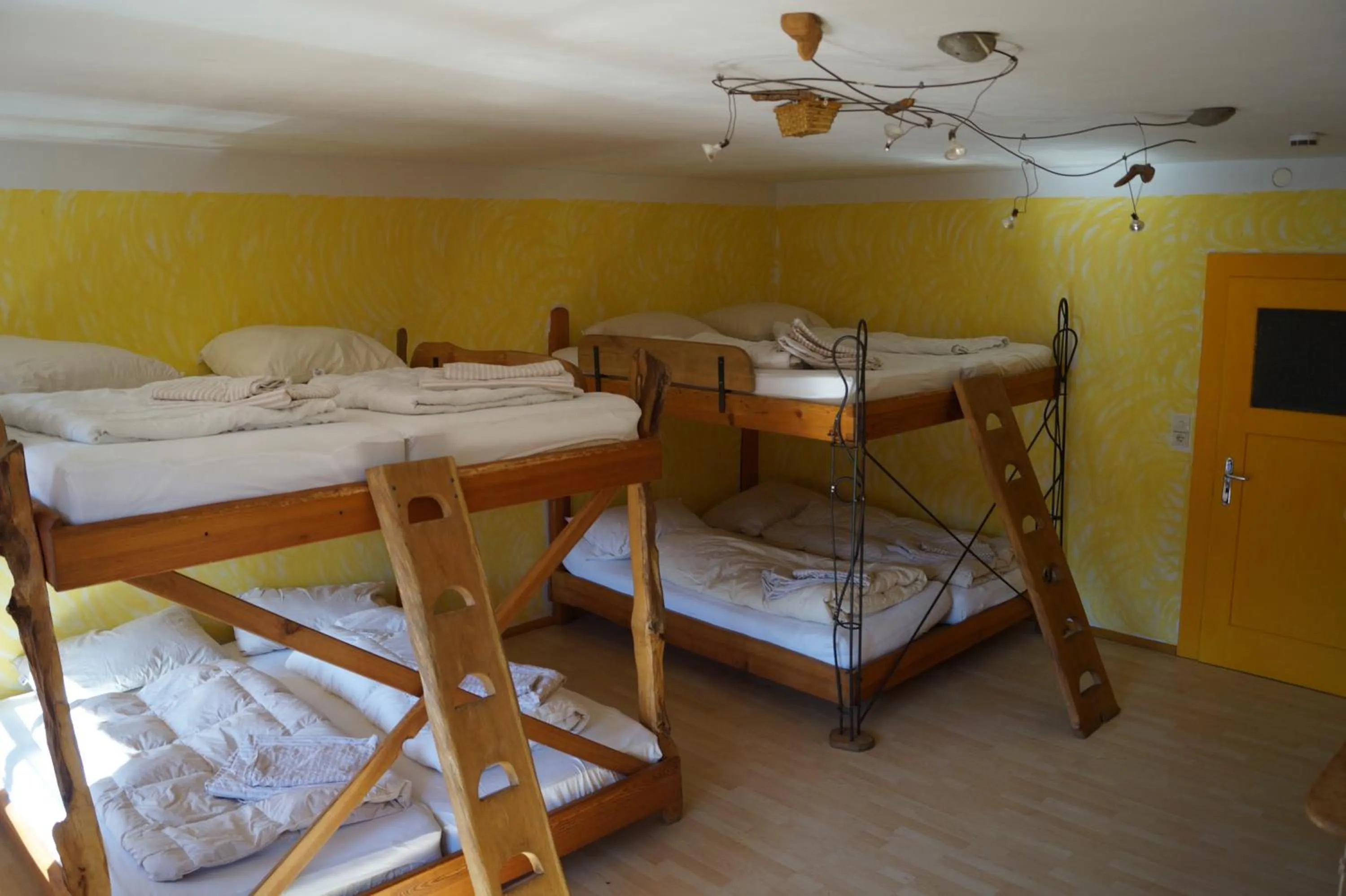 bunk bed, Bed in Schiff Bihlerdorf - Hostel
