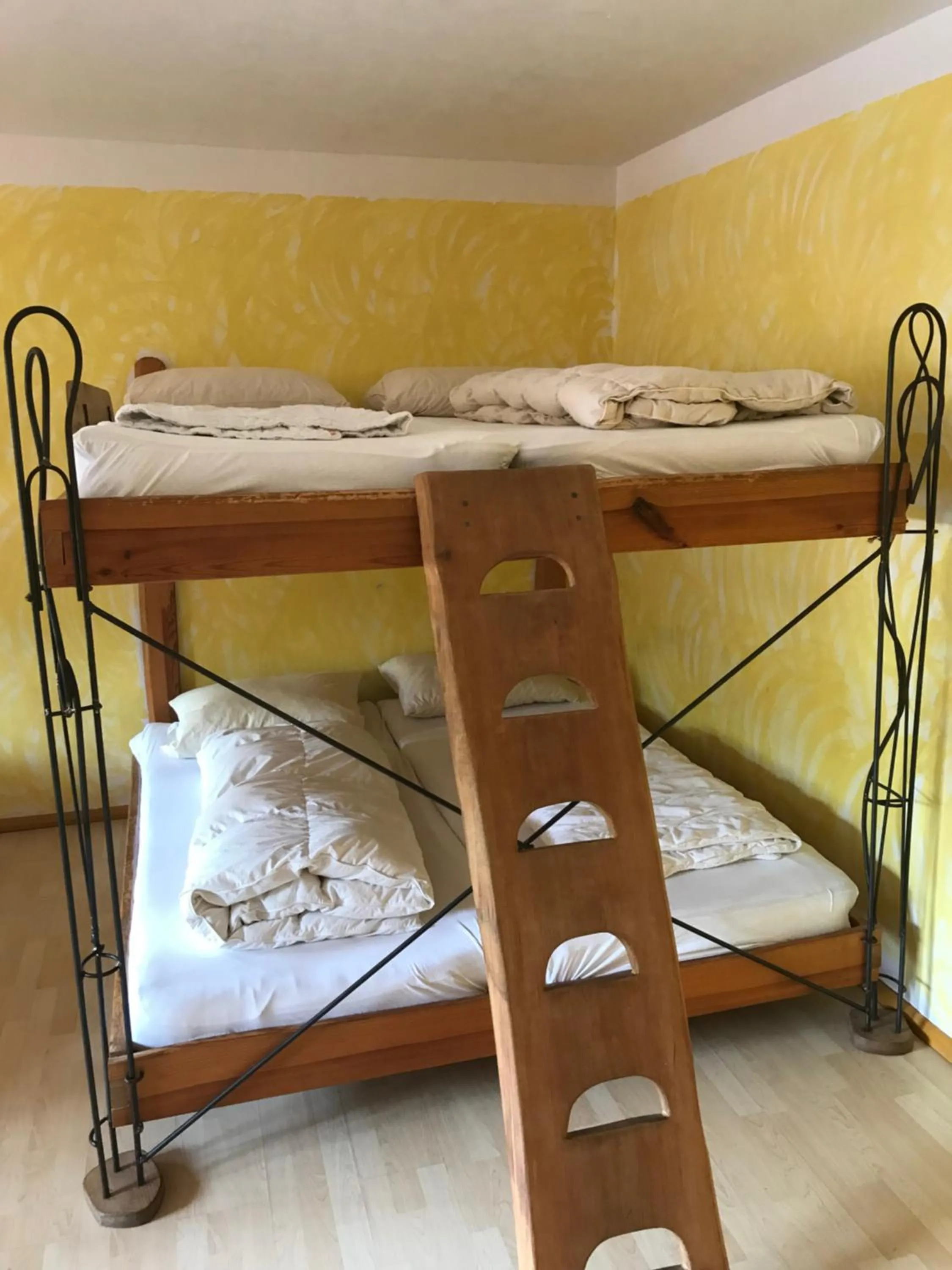 bunk bed, Bed in Schiff Bihlerdorf - Hostel
