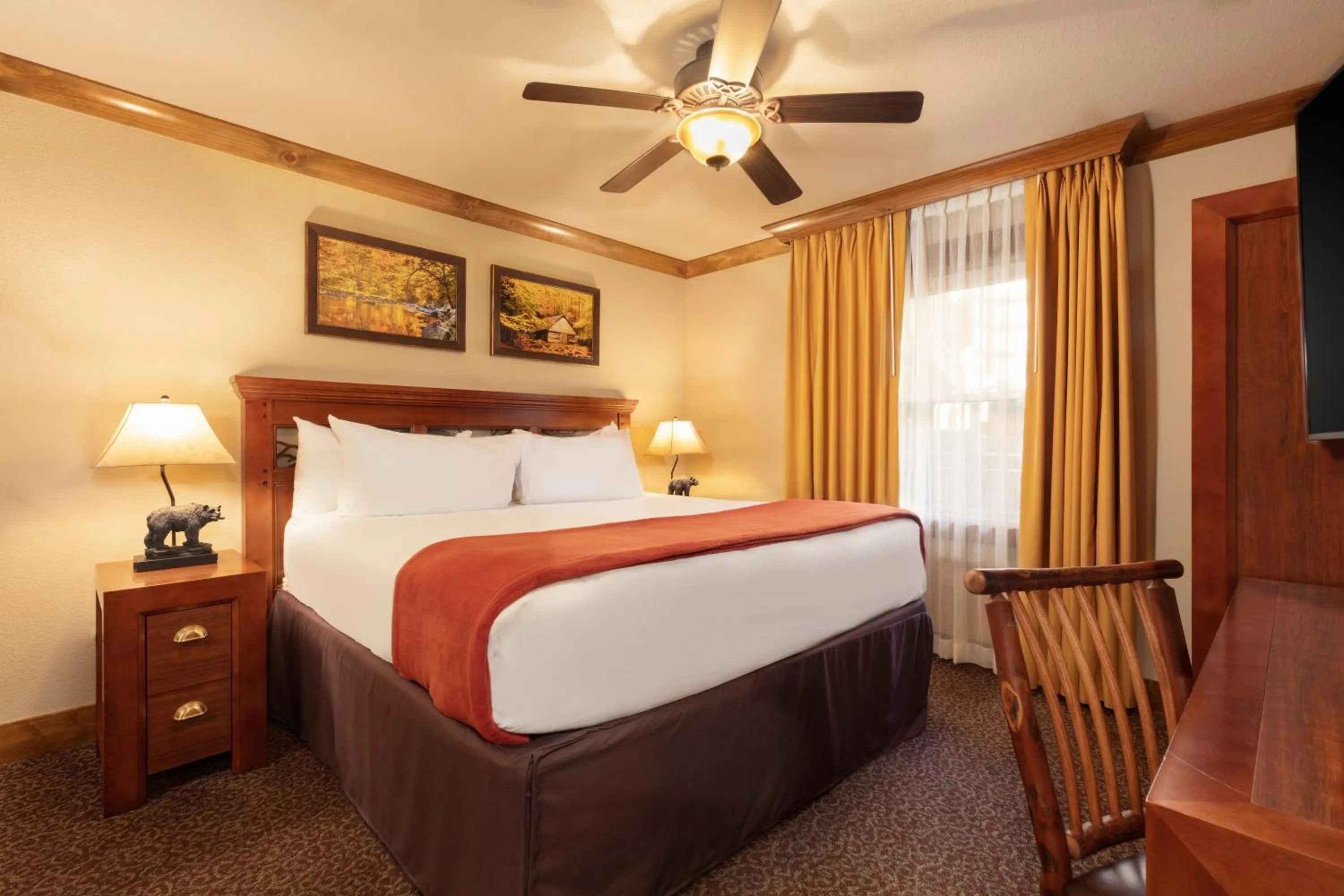 Bedroom, Bed in Westgate Smoky Mountain Resort & Spa