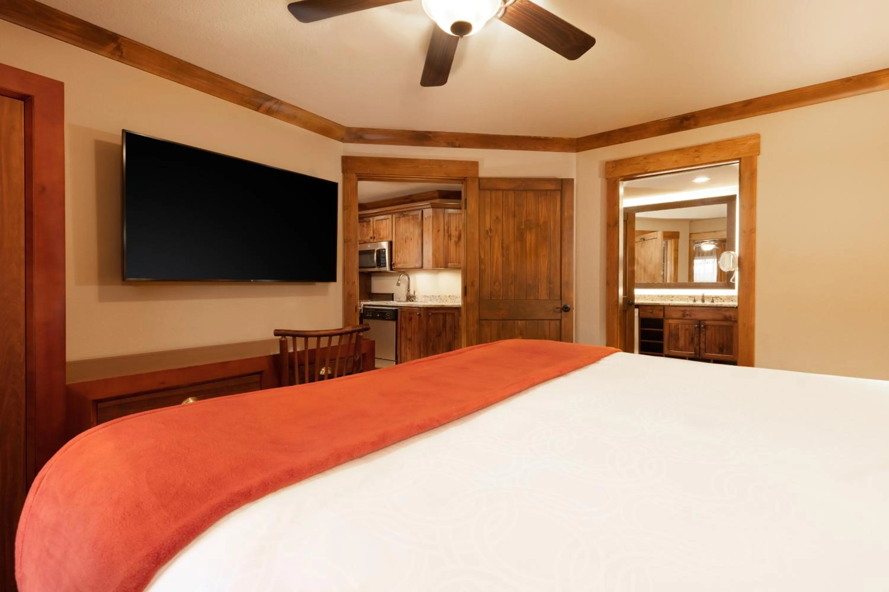 Bedroom, Bed in Westgate Smoky Mountain Resort & Spa