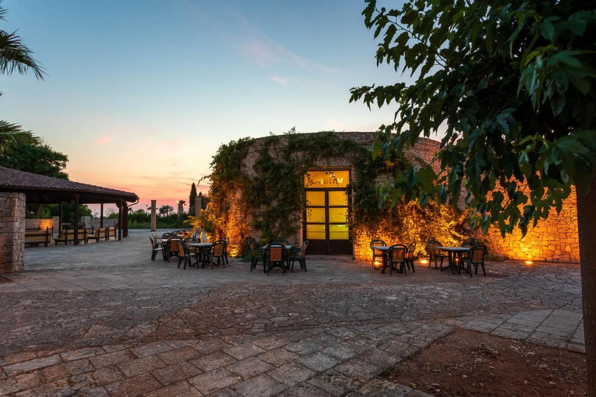 Patio in Antica Masseria Li Sauli