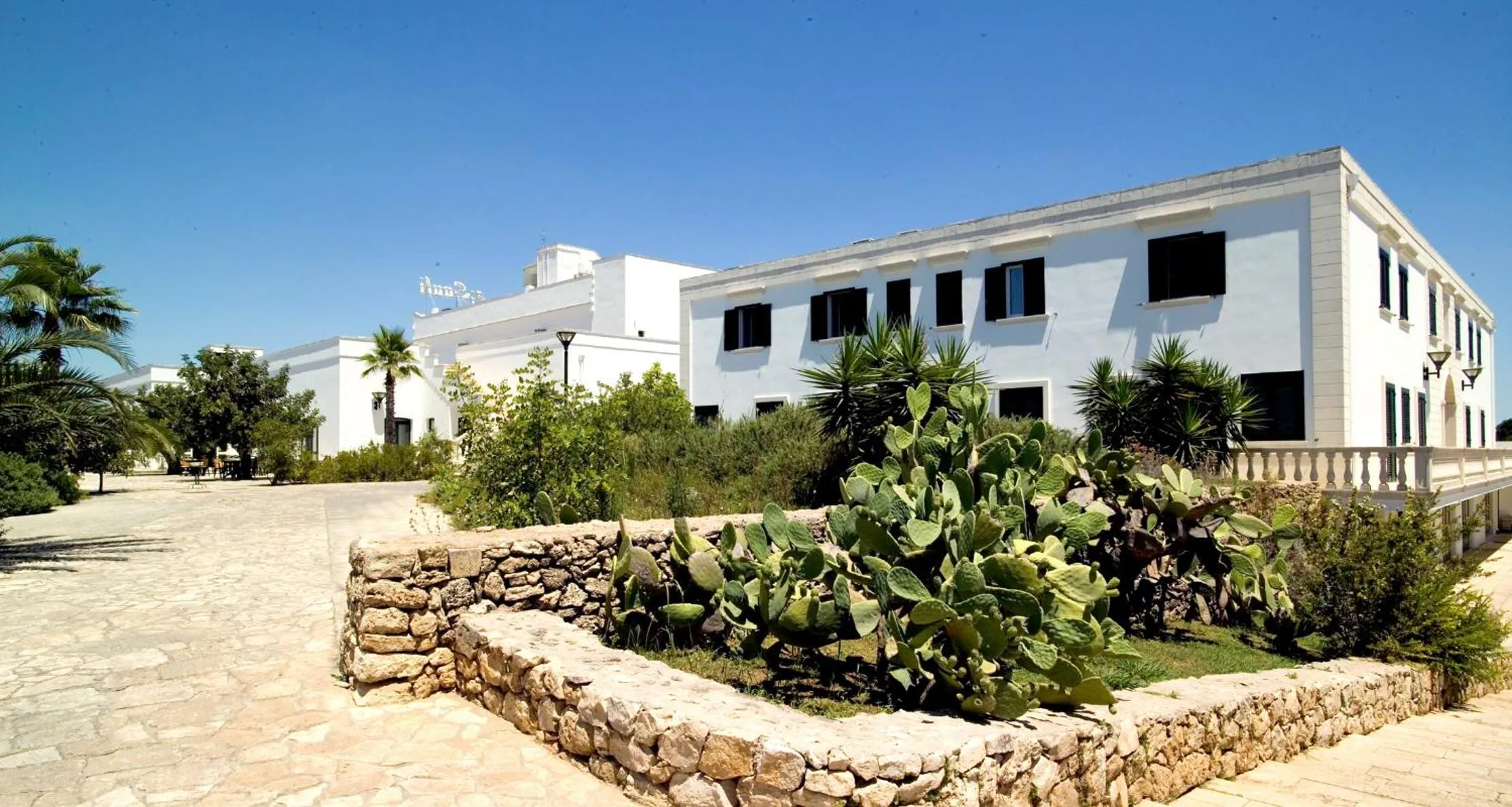 Garden in Antica Masseria Li Sauli