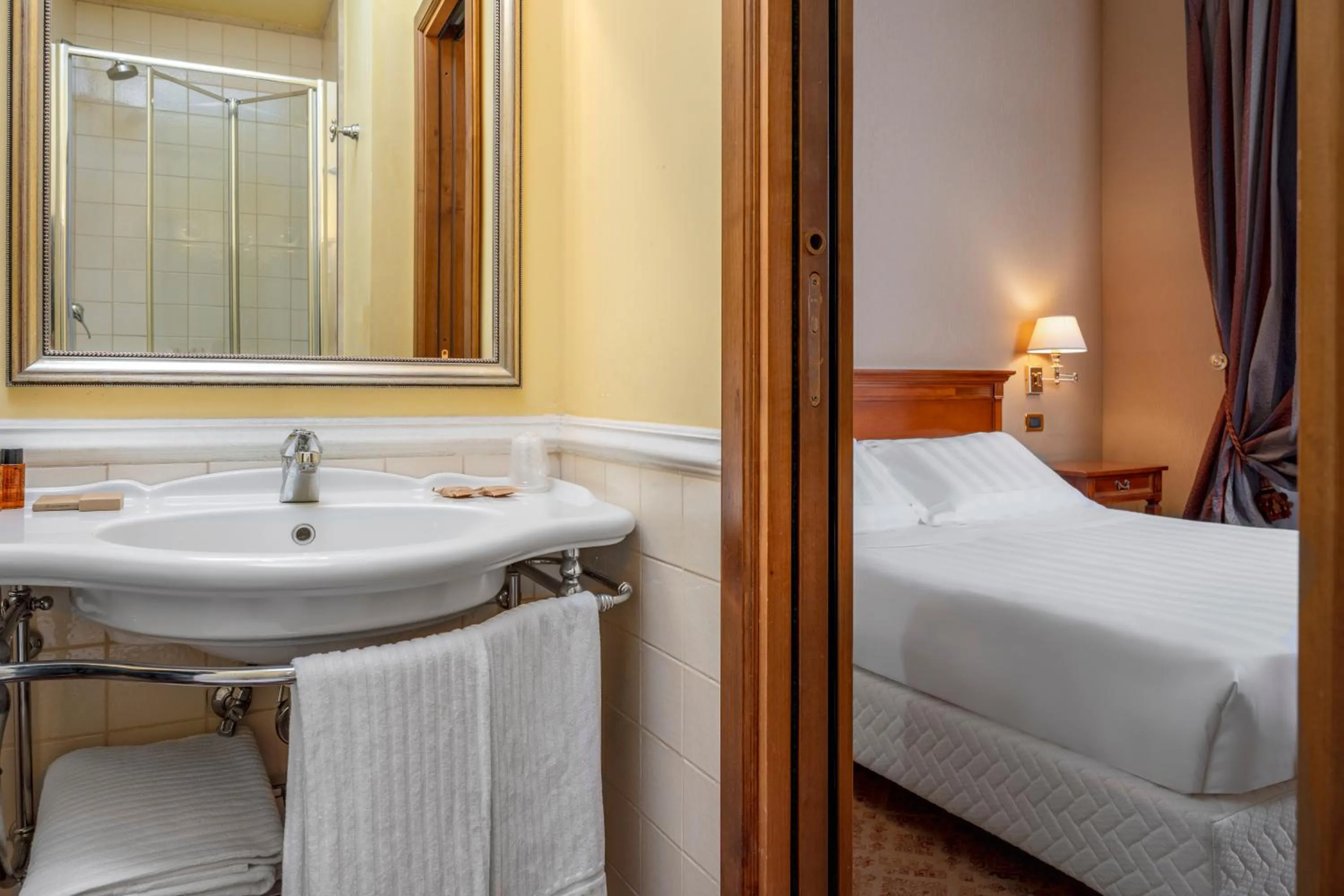 Bed in Hotel Oceania