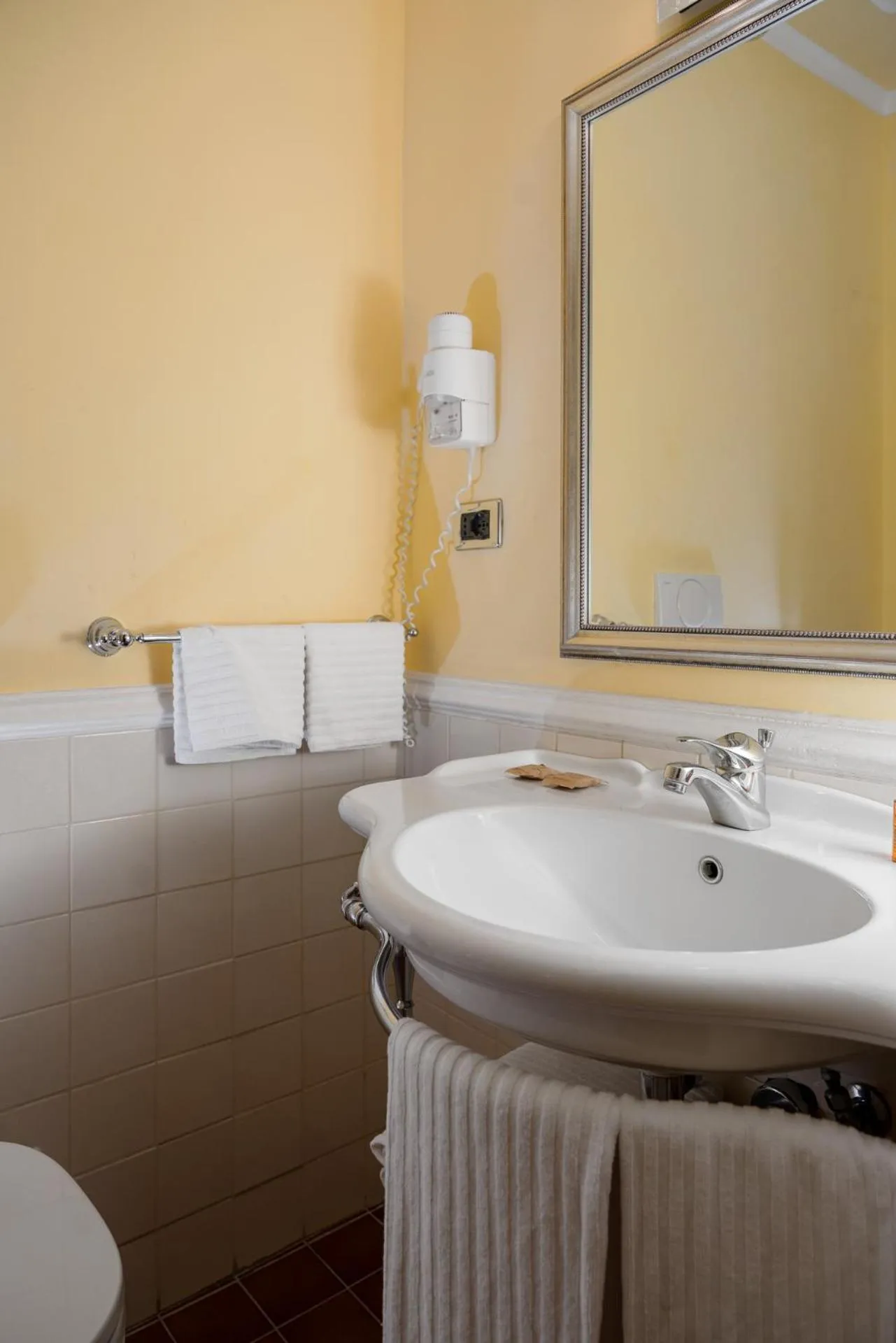 Bathroom in Hotel Oceania