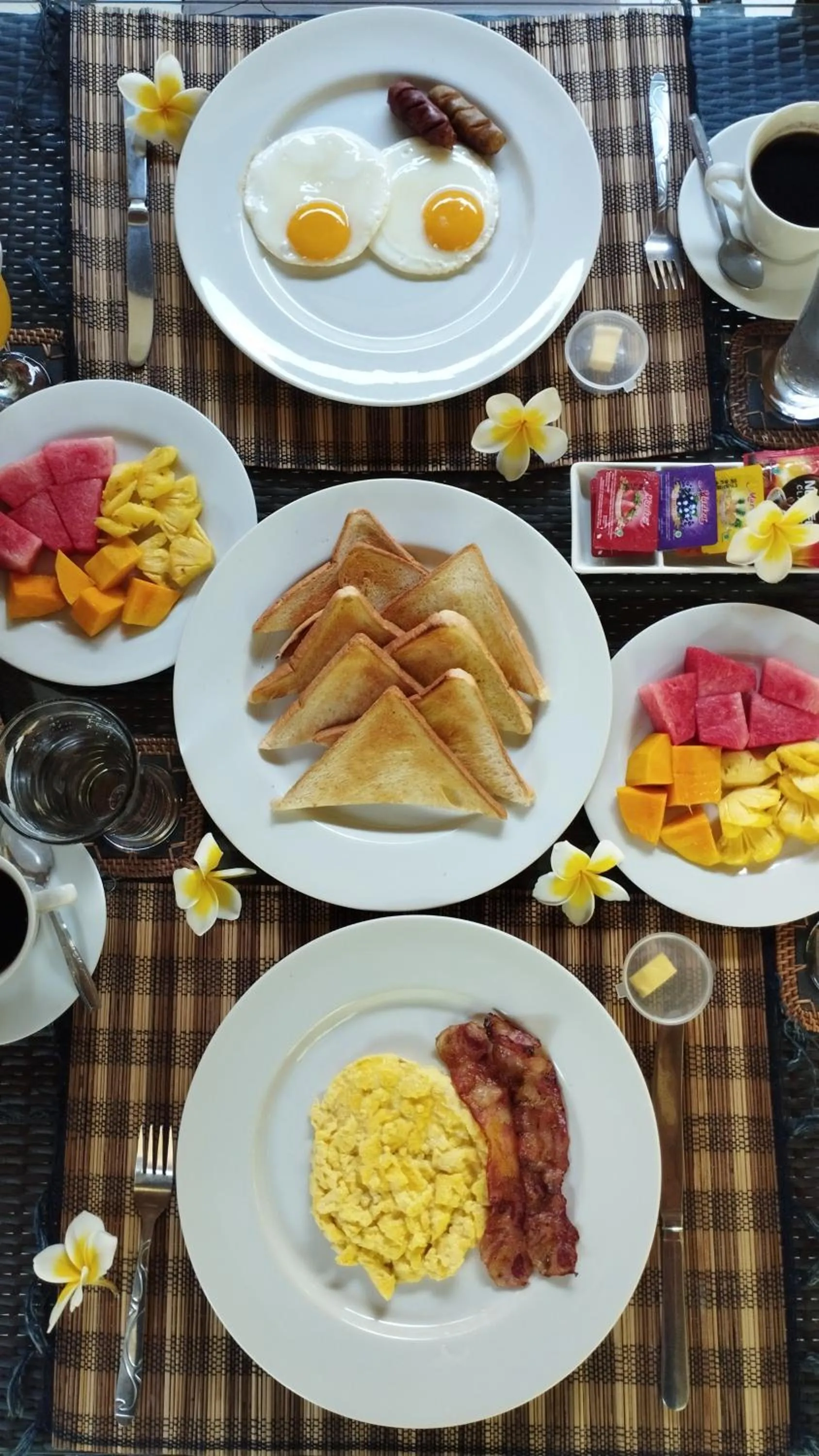 Breakfast in Askara Villa