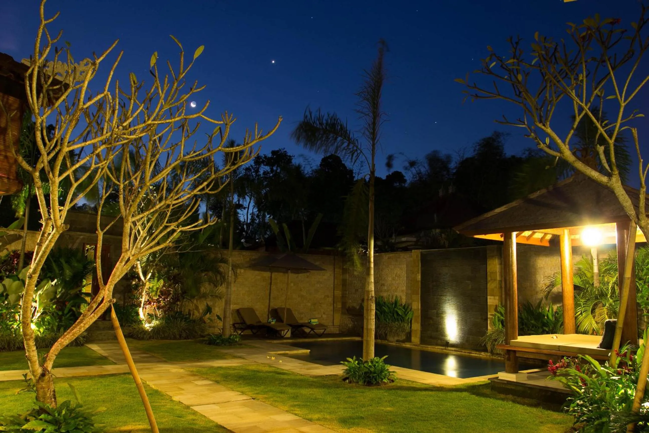 Facade/entrance in Askara Villa