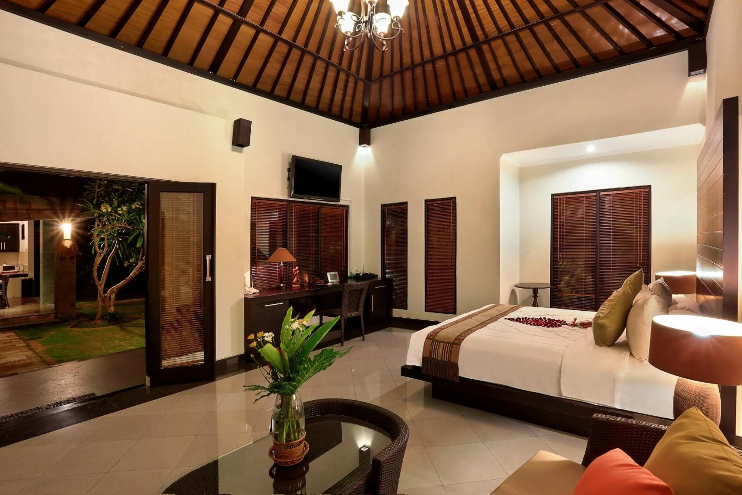Bedroom, Bed in Askara Villa