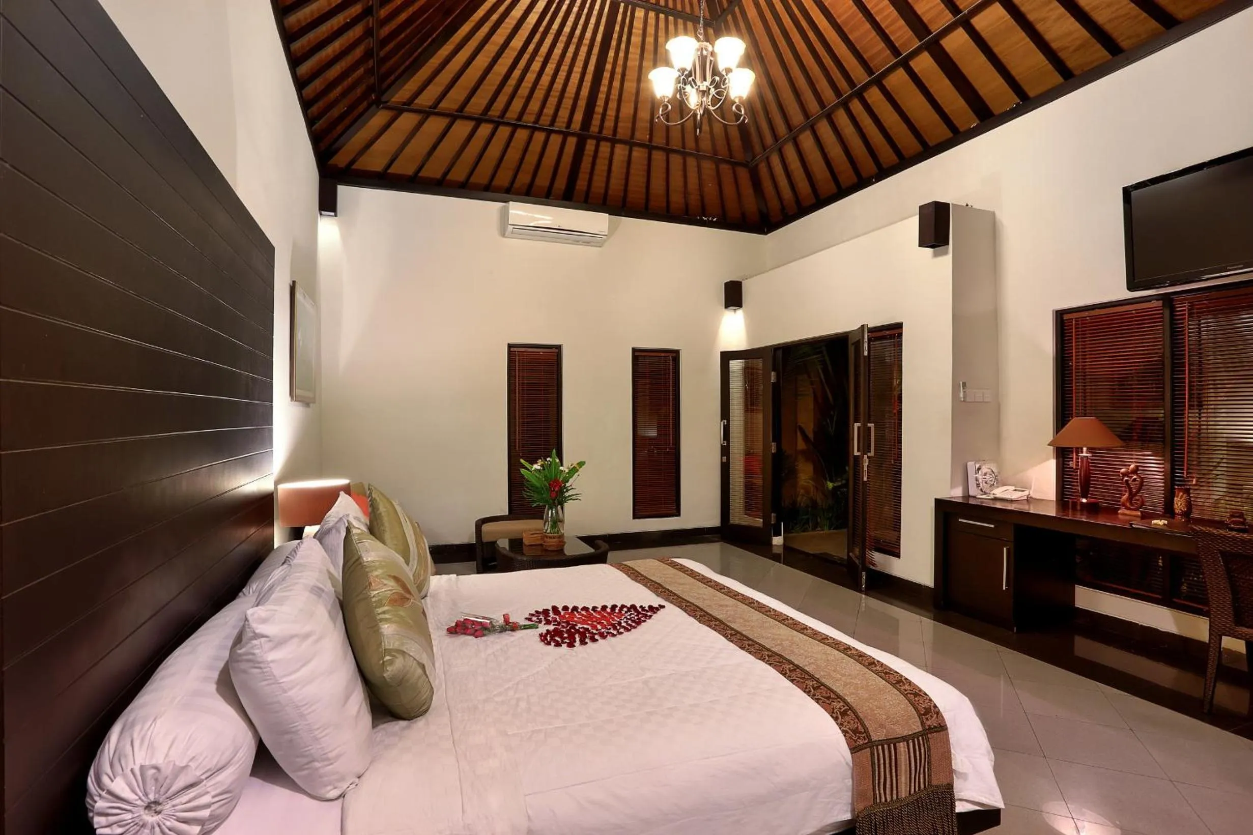 Bedroom, Bed in Askara Villa