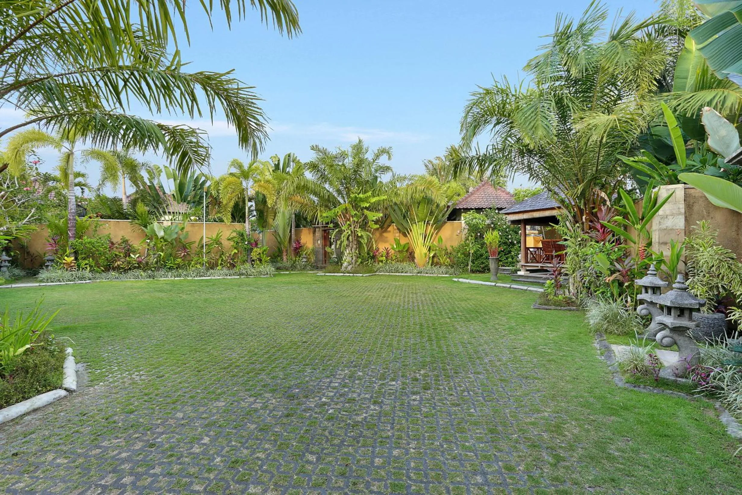 Garden in Askara Villa