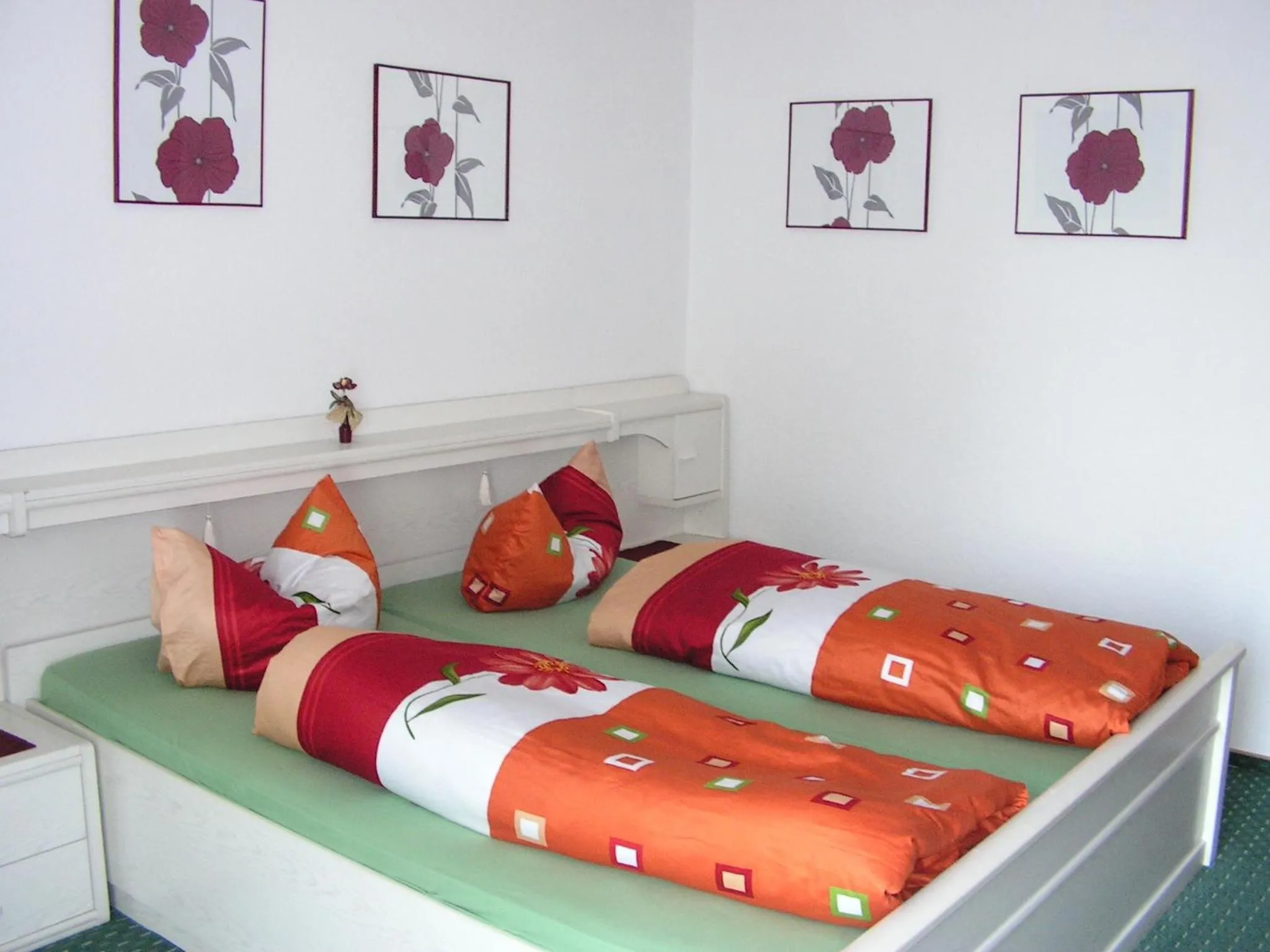 Decorative detail, Bed in Hotel Sternen