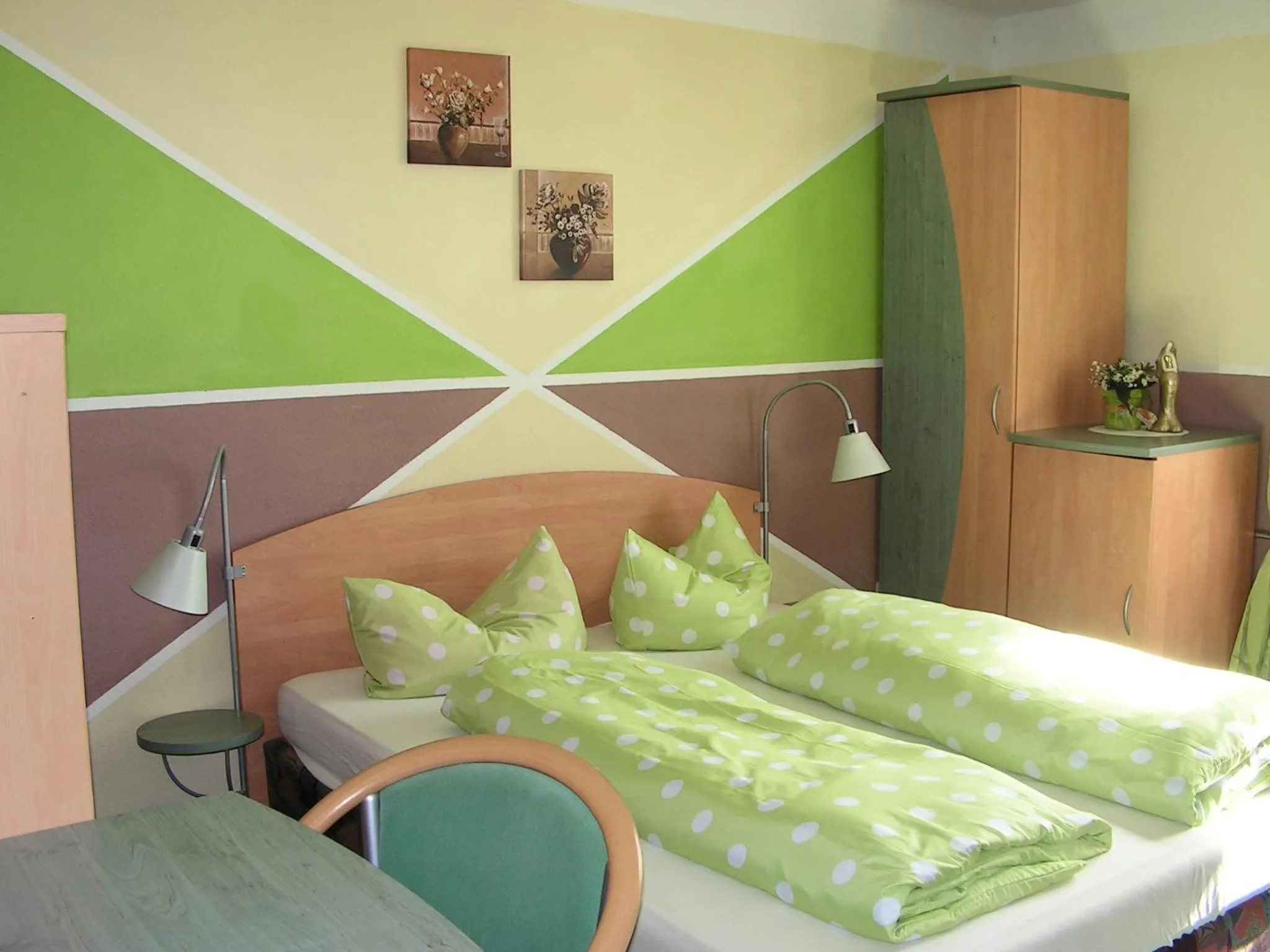 Decorative detail, Bed in Hotel Sternen