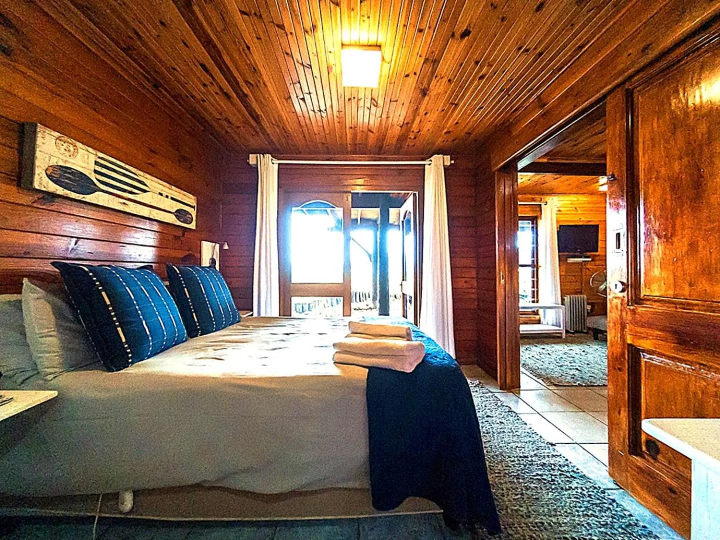 Kitchen or kitchenette, Bed in Oyster Creek Lodge