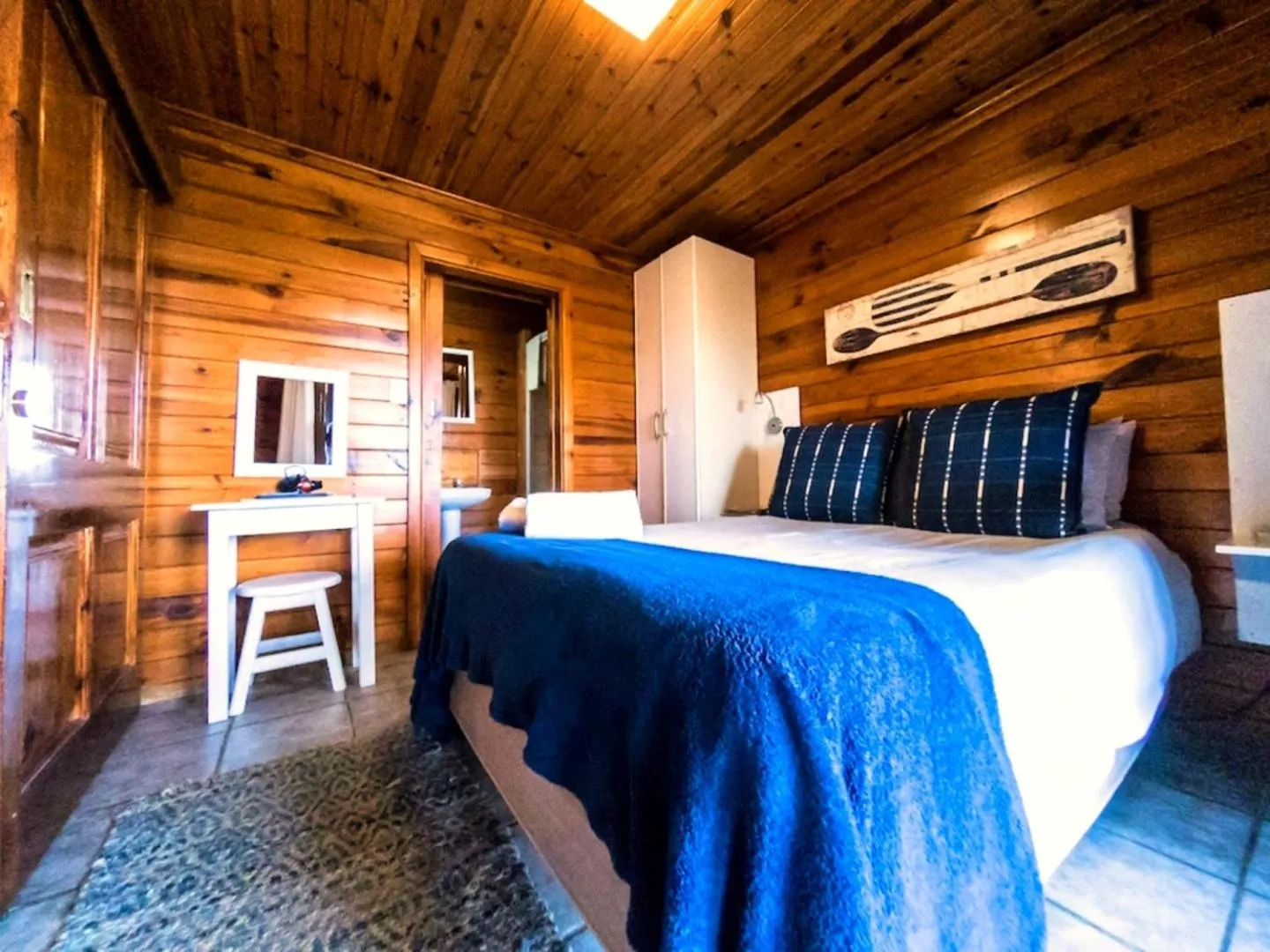 Bedroom, Bed in Oyster Creek Lodge